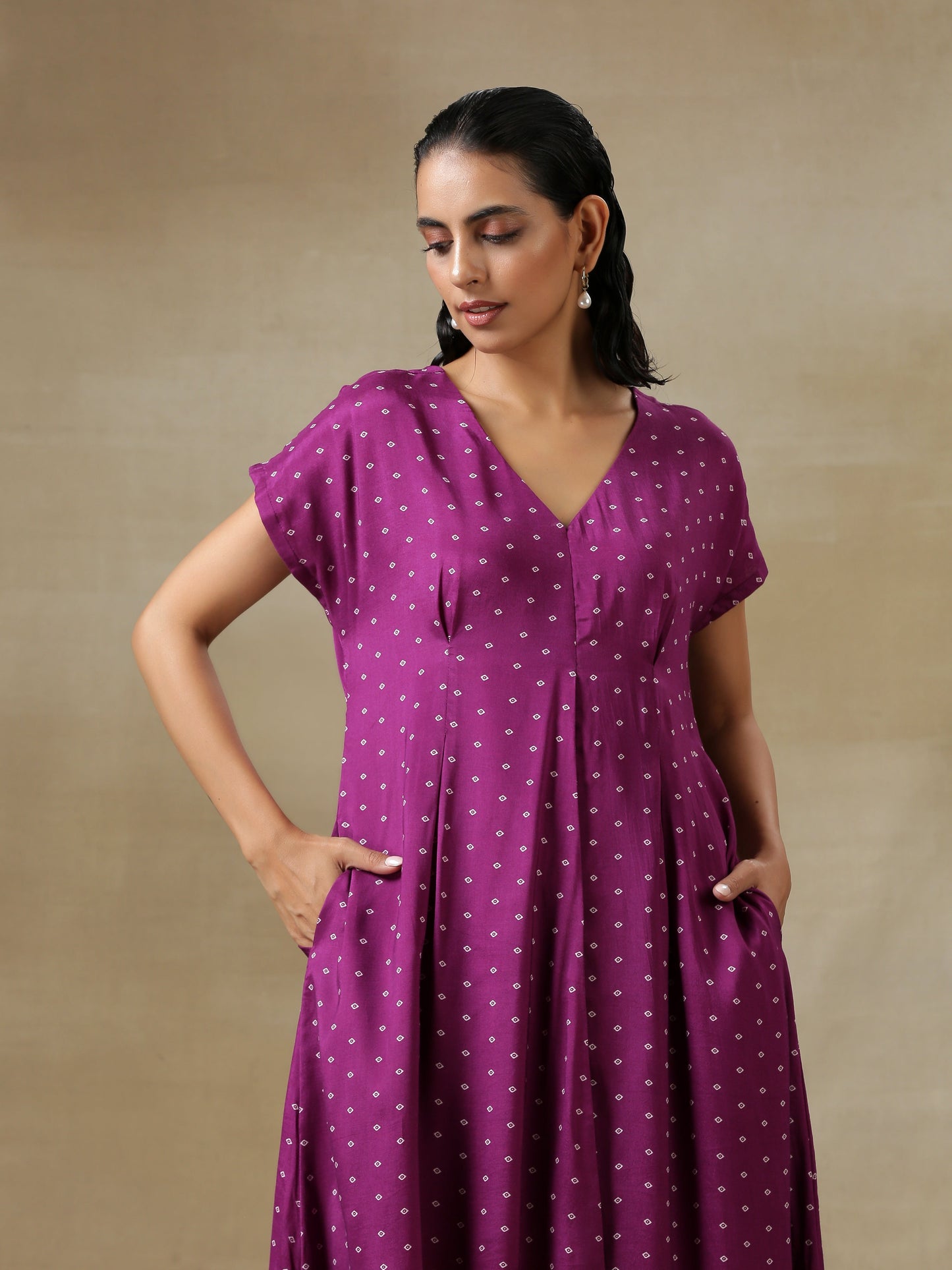 trueBrowns Purple Bandhani Printed Silk Drop Shoulder Kurta Pant Set | Swadesiicart