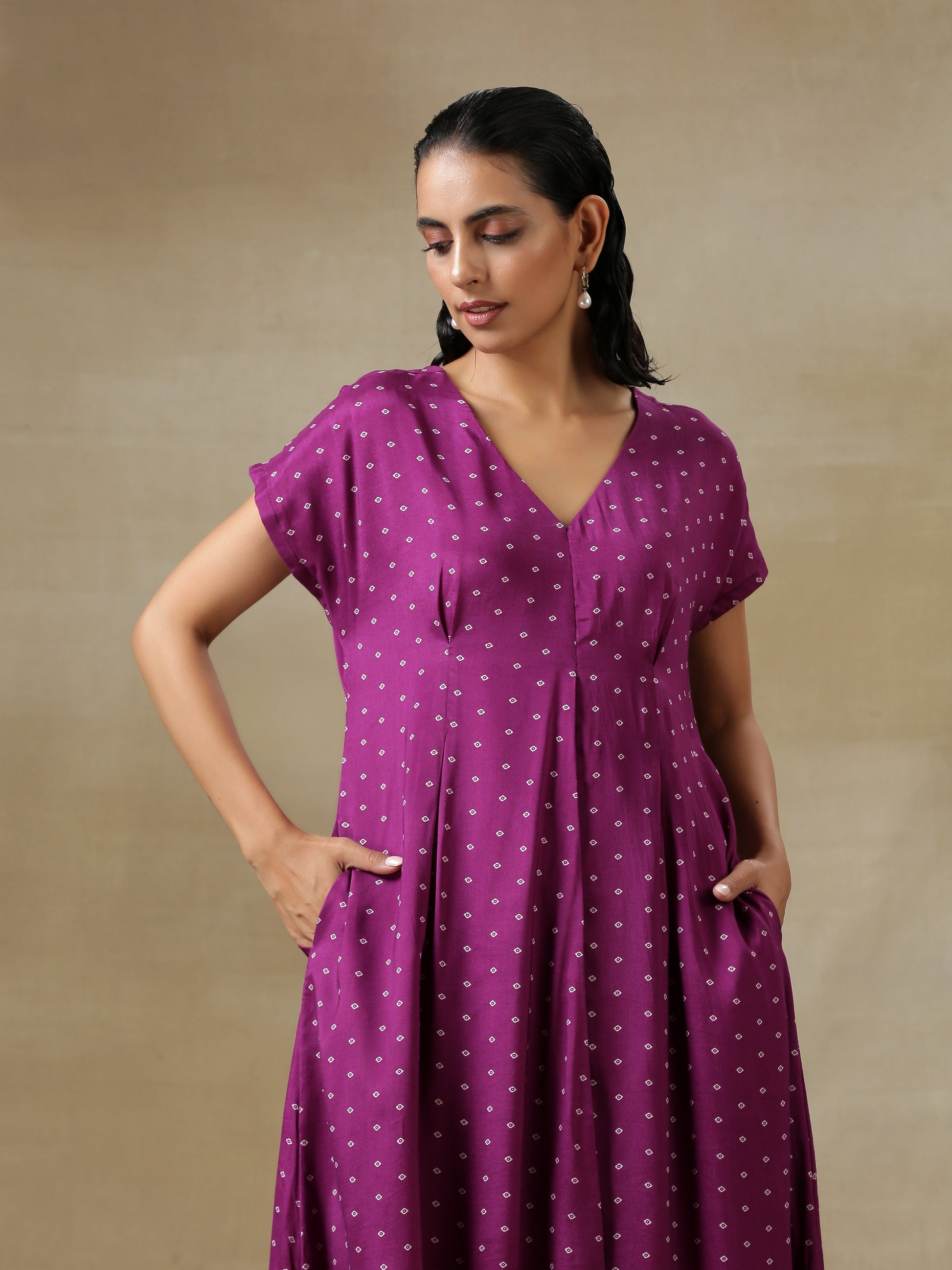 trueBrowns Purple Bandhani Printed Silk Drop Shoulder Kurta Pant Set | Swadesiicart