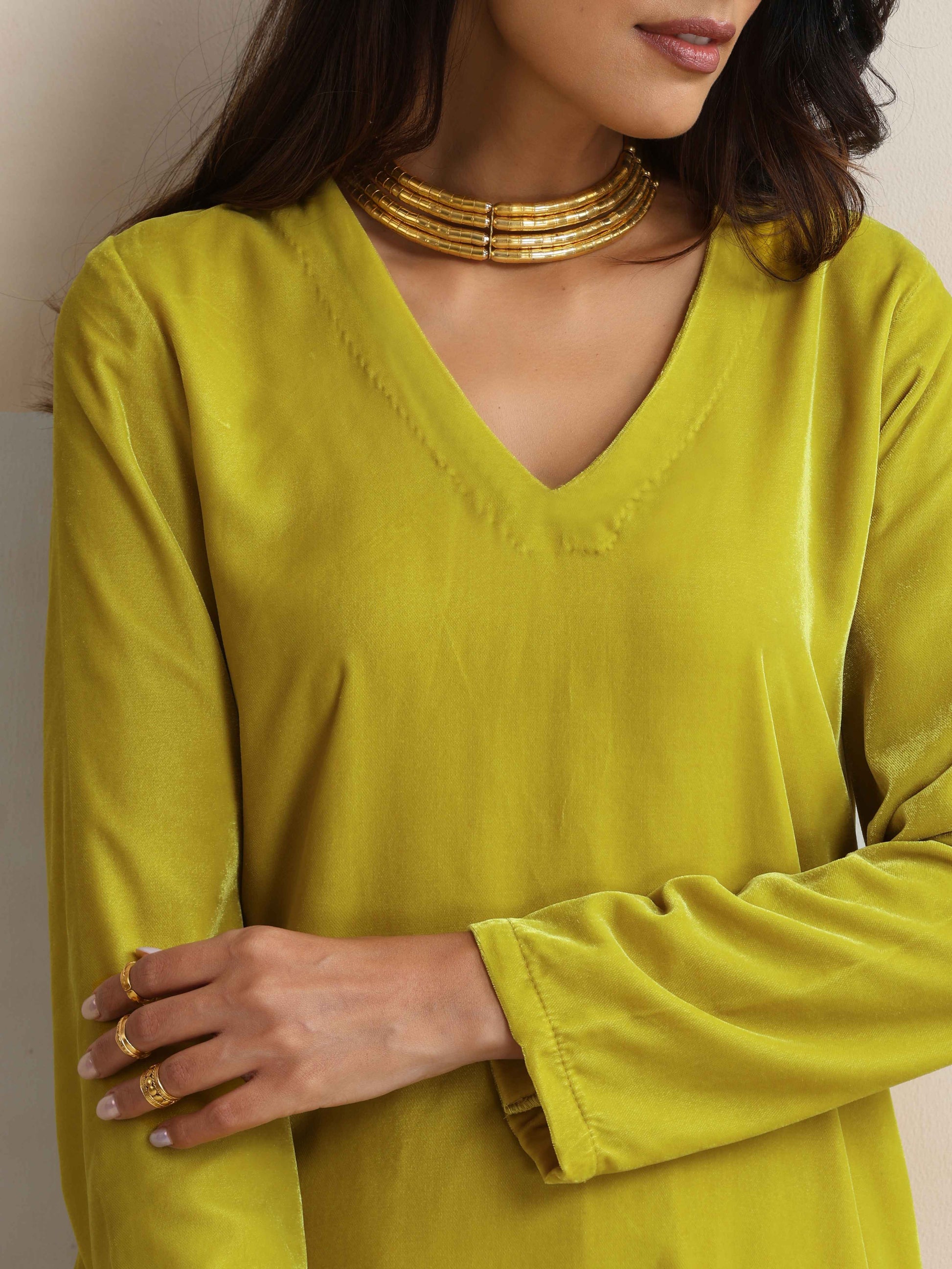 trueBrowns Lime Velvet Kurta Co-ord Set - Swadesiicart