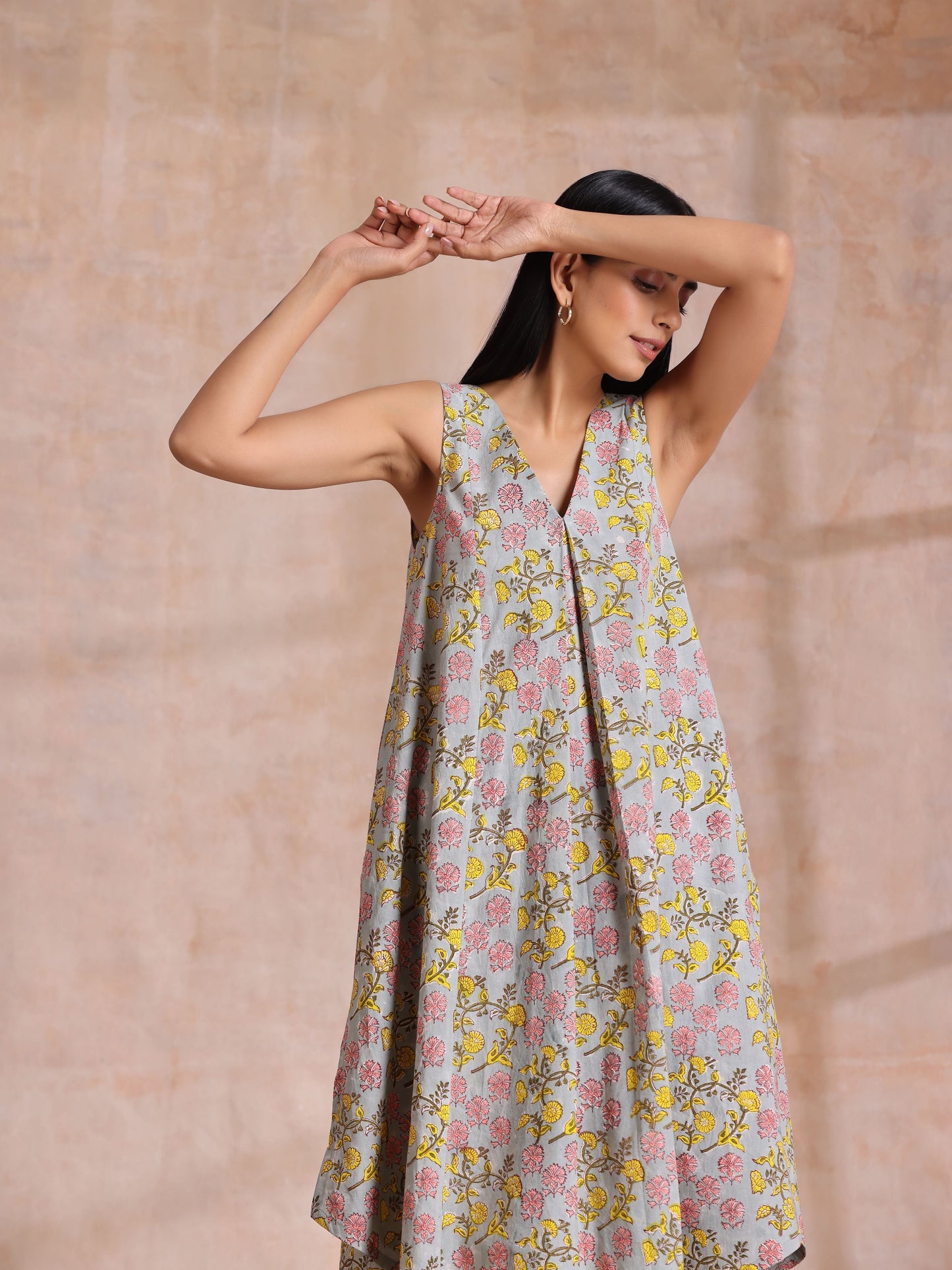 trueBrowns Grey Overall Floral Block Print Cotton Sleeveless Flared Kurta Pant Set | Swadesiicart