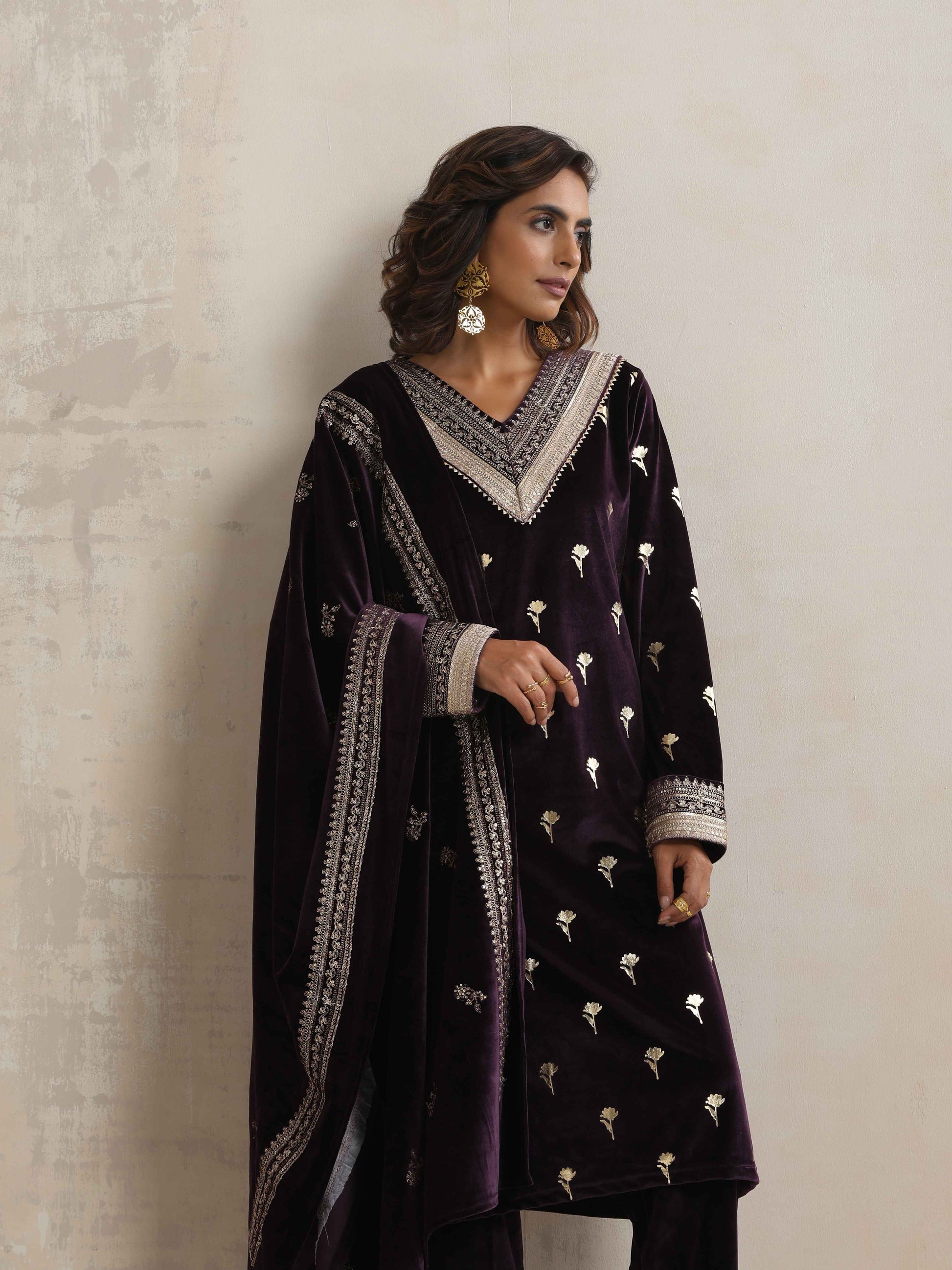 trueBrowns Wine Velvet Floral Embroidered Kurta Pant Dupatta Set | Swadesiicart