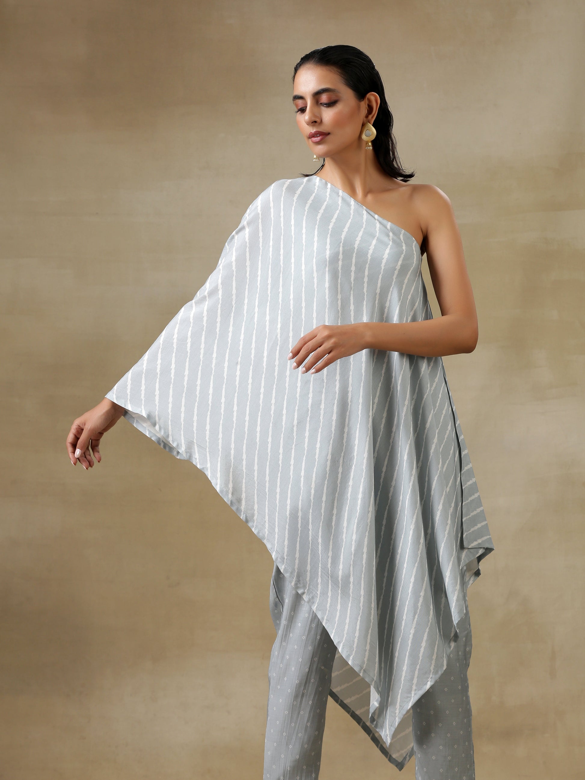 trueBrowns Grey Bandhani Printed Silk One-Shoulder Kurta Pant Set | Swadesiicart