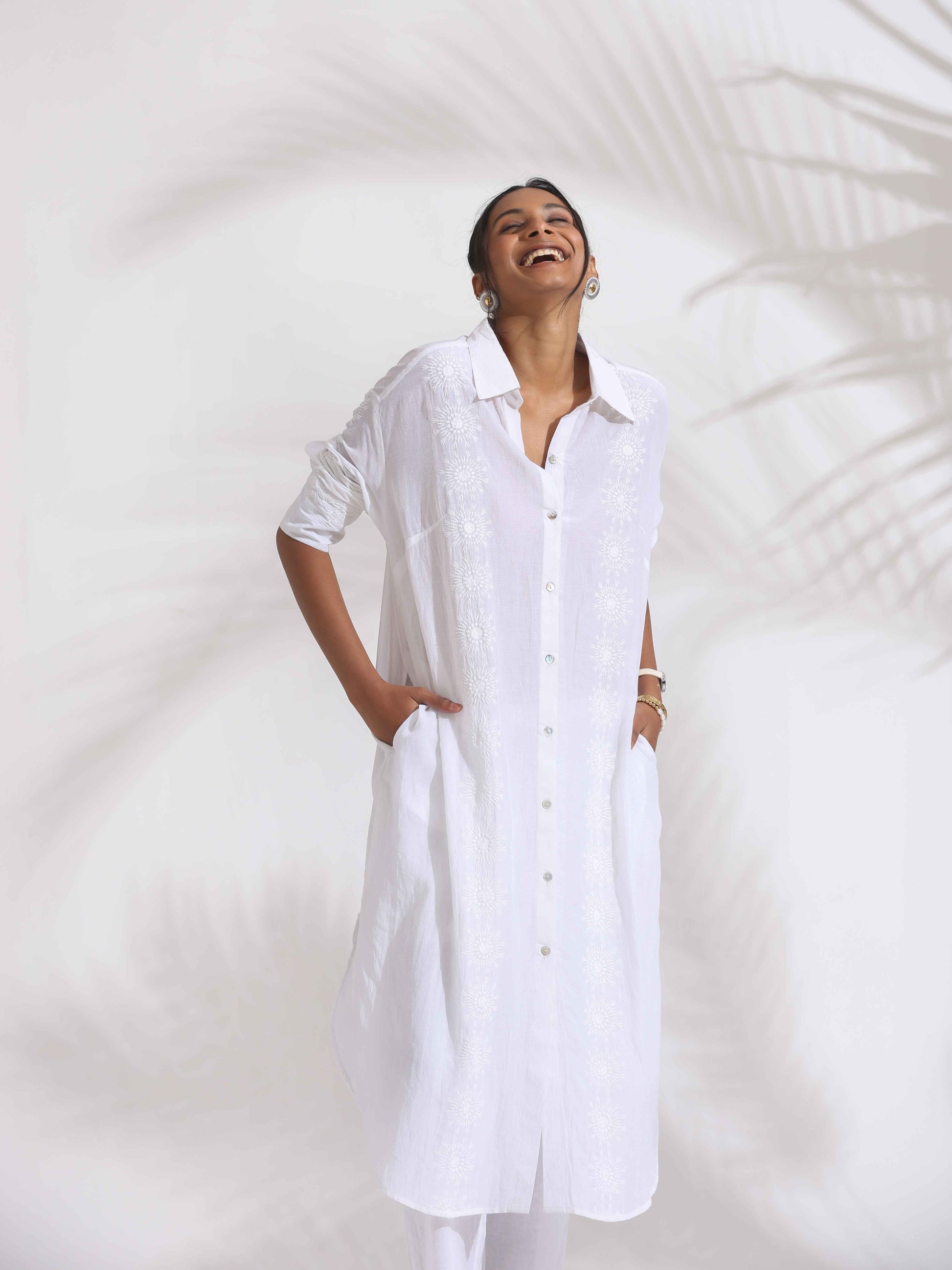 trueBrowns White Cotton Schiffli Shirt Kurta Set | Swadesiicart