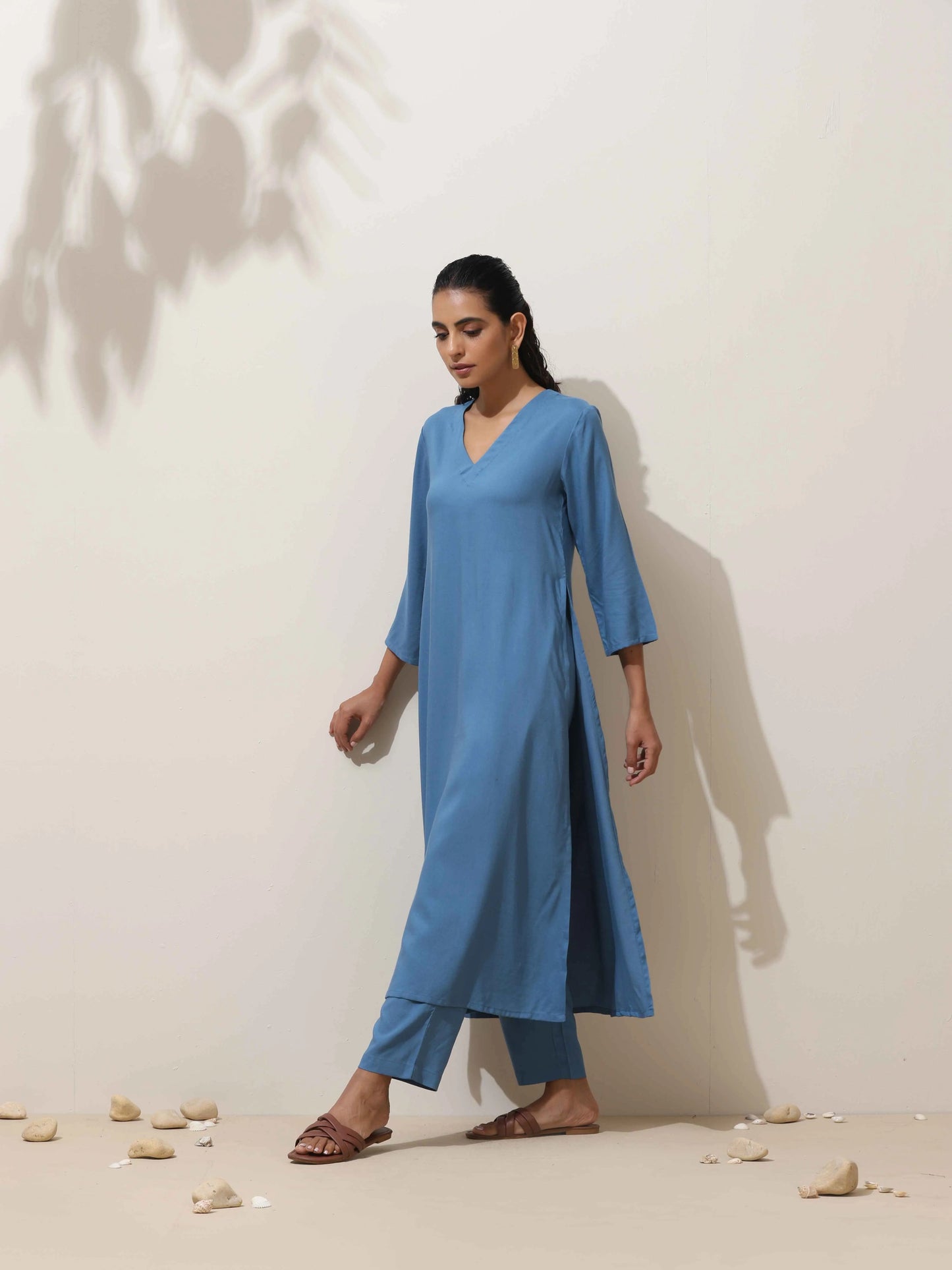 trueBrowns Blue Viscose Kurta Pant Set | Swadesiicart