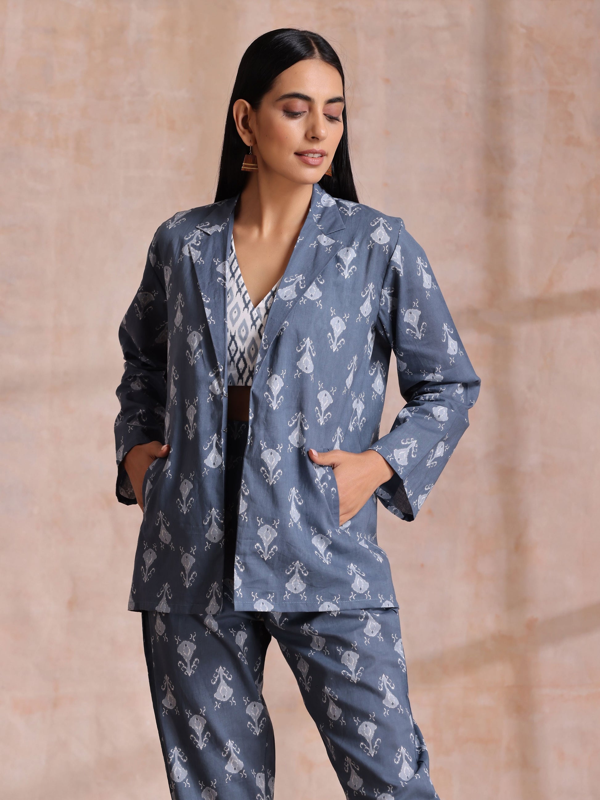 trueBrowns Grey On Grey Ikat Print Cotton Pant Suit Set | Swadesiicart