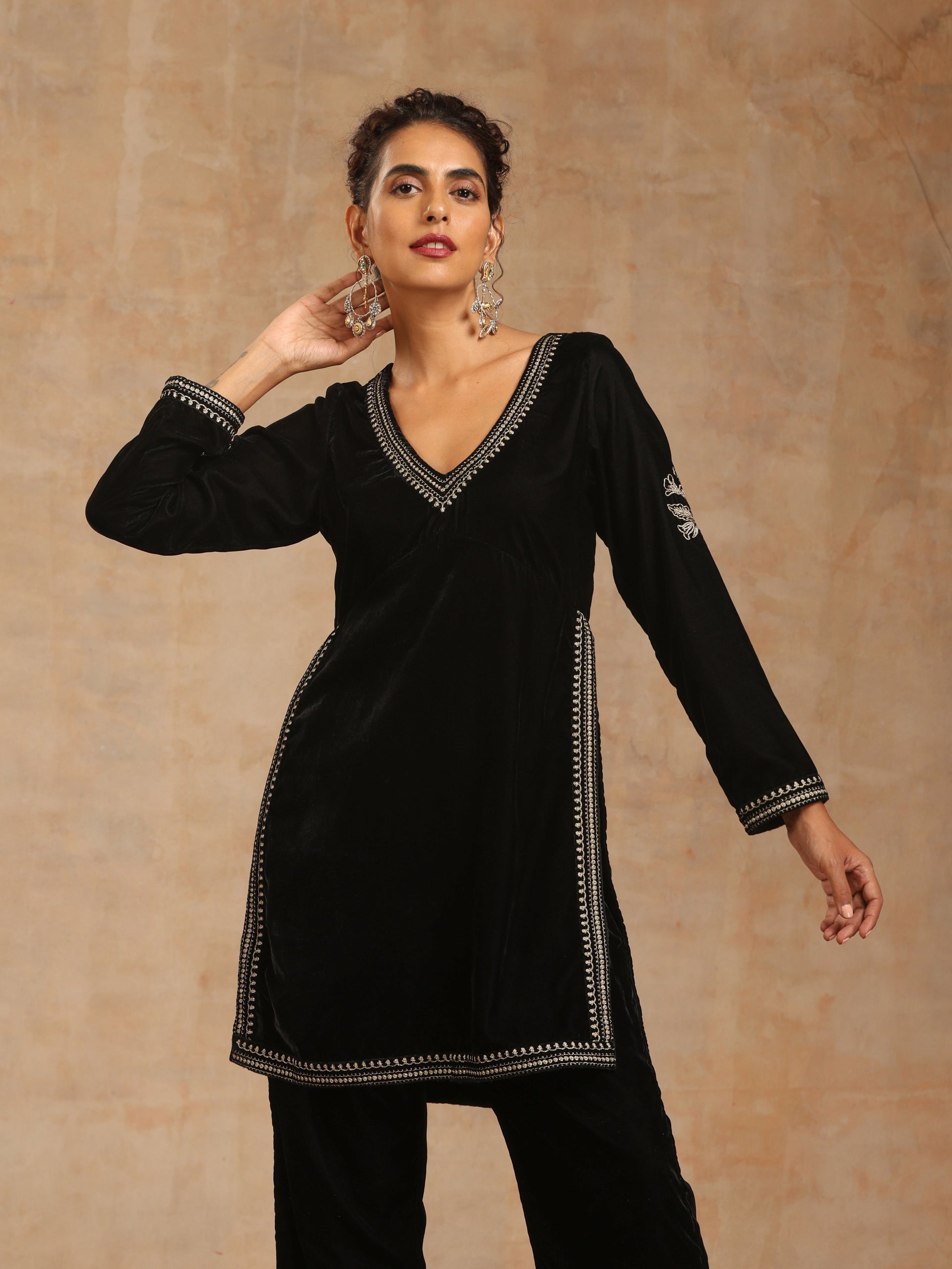 trueBrowns Black Velvet Embroidered Co-ord Set - Swadesiicart