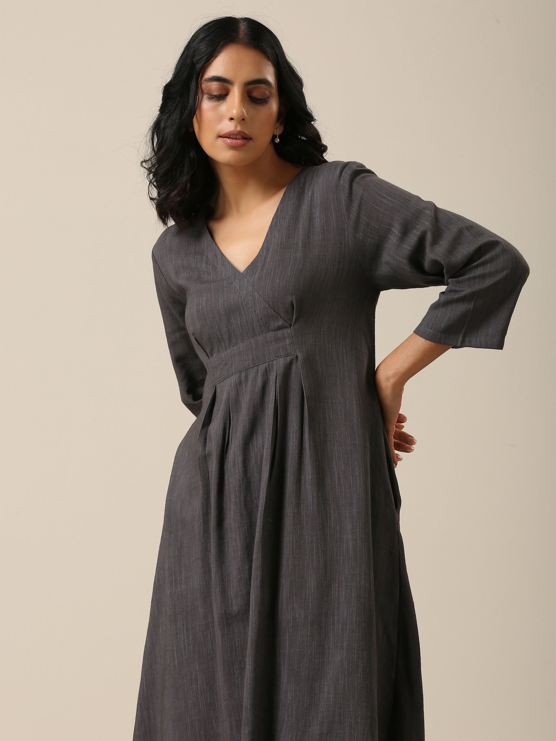 trueBrowns Slate Grey Slub Texture Overlap Pleat Kurta Pant Set | Swadesiicart