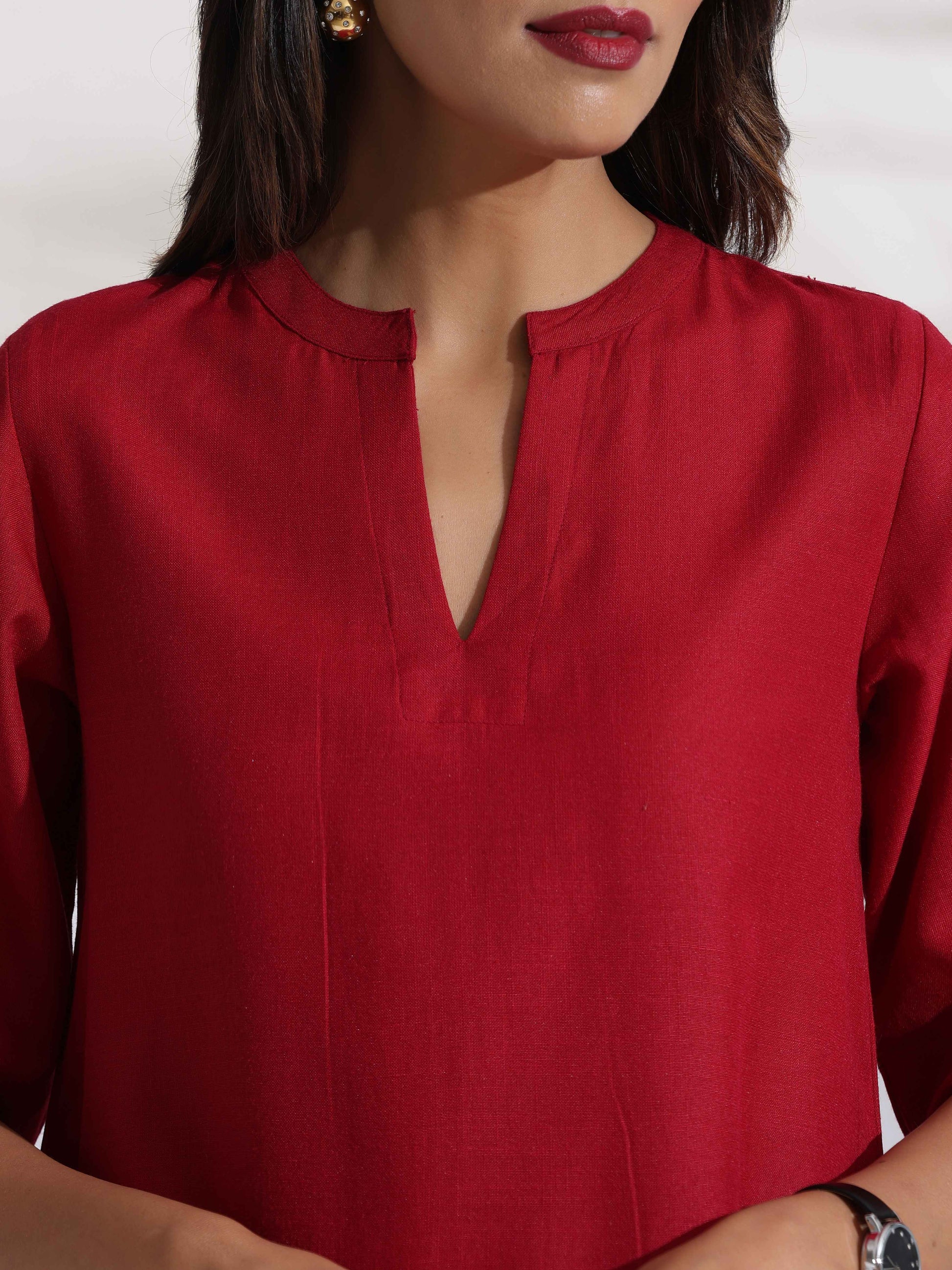 trueBrowns Maroon Slub Highslit Kurta Set | Swadesiicart