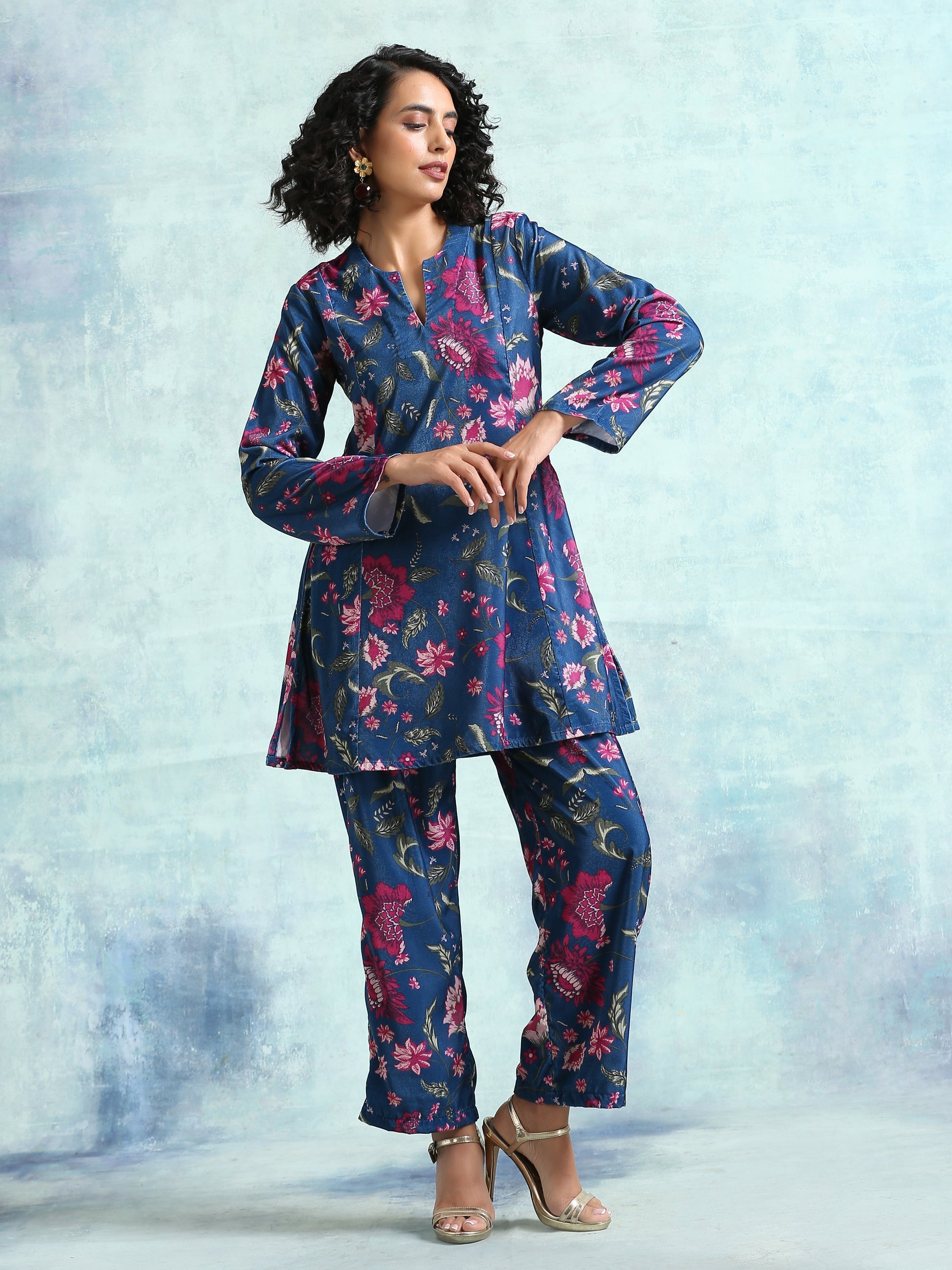 trueBrowns Blue Printed Velvet Co-Ord Set - Swadesiicart