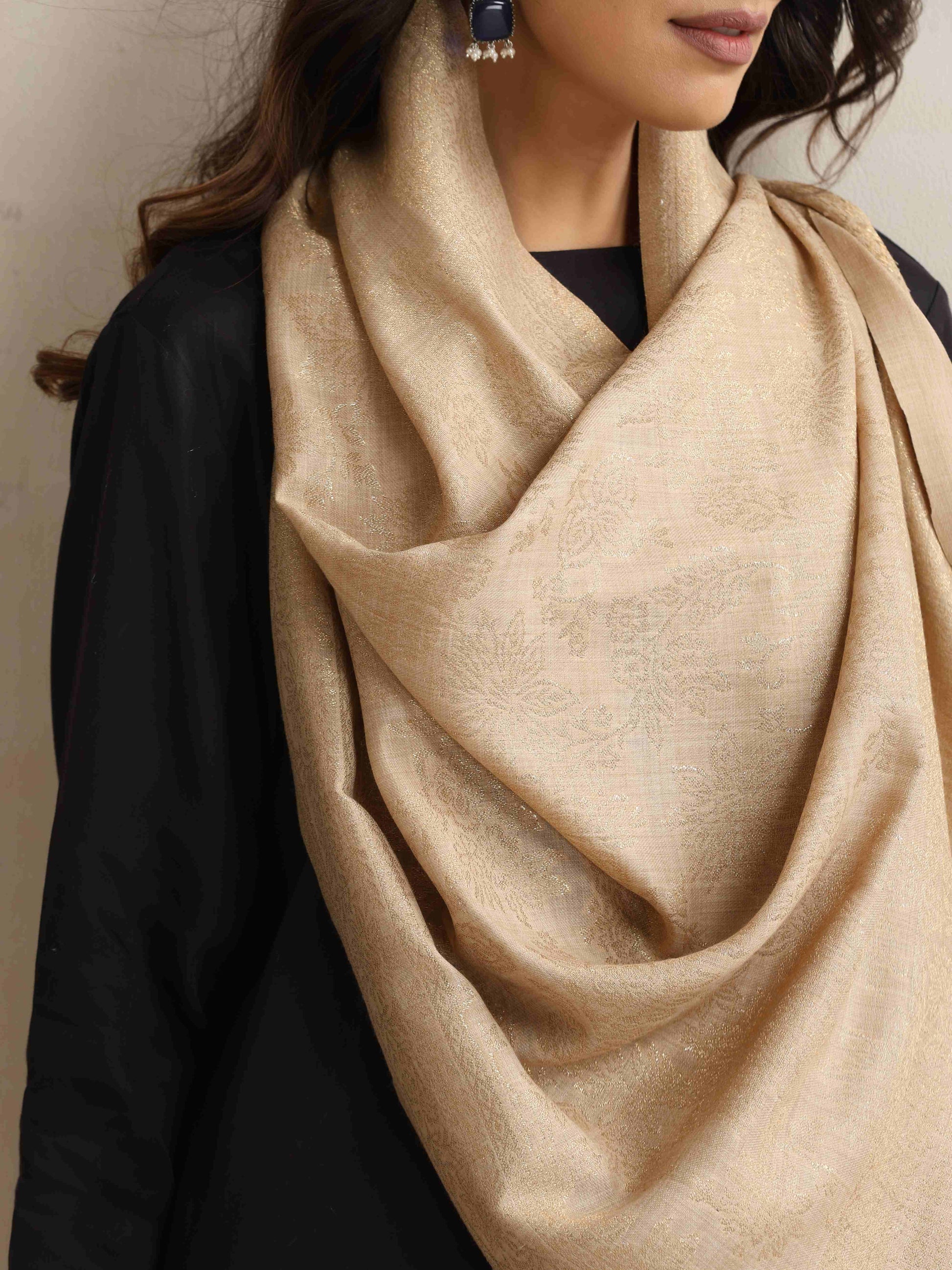 trueBrowns Beige Floral Jaal Woollen Stole | Swadesiicart
