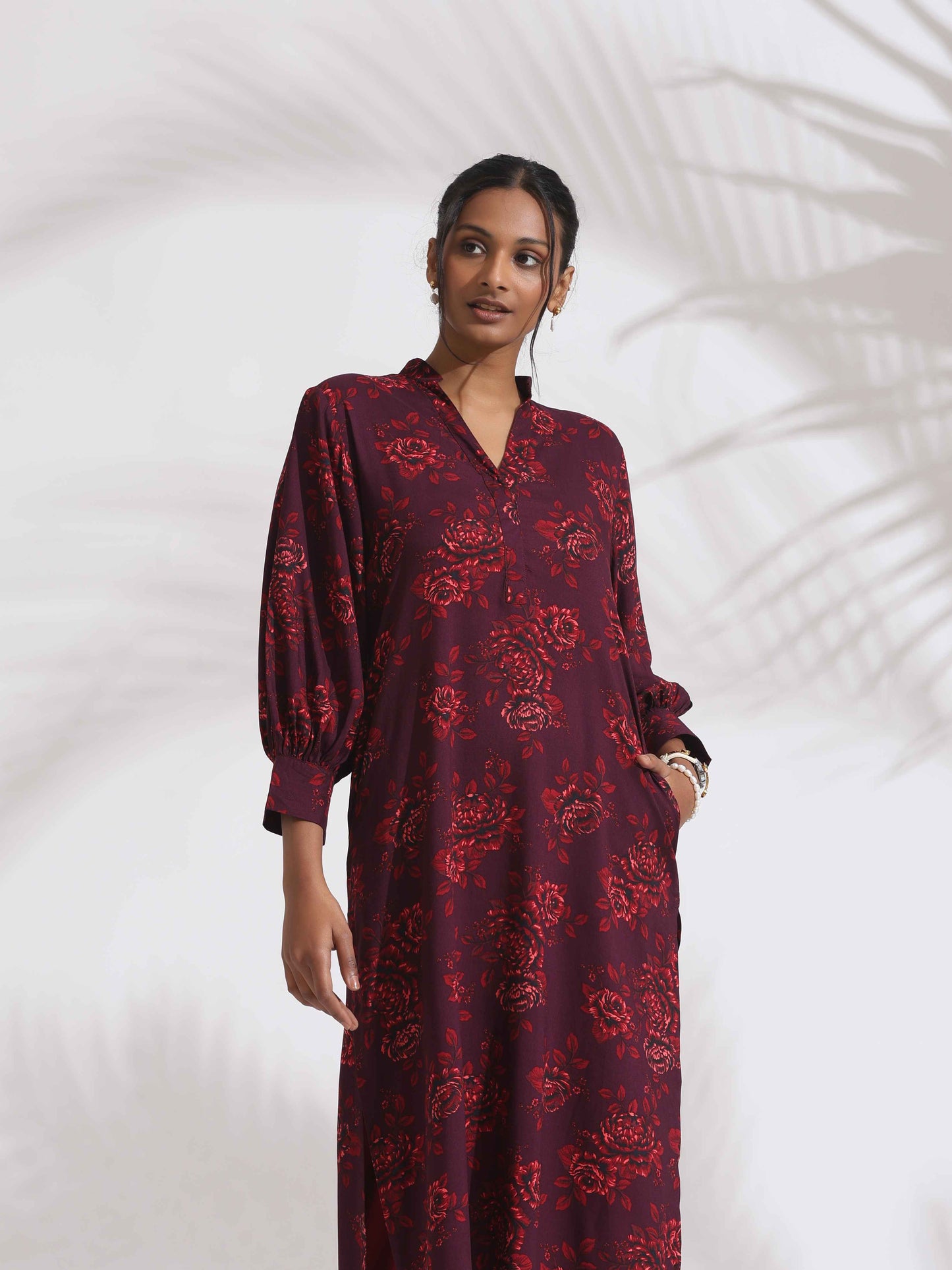 trueBrowns Purple Floral Print Kurta Set | Swadesiicart