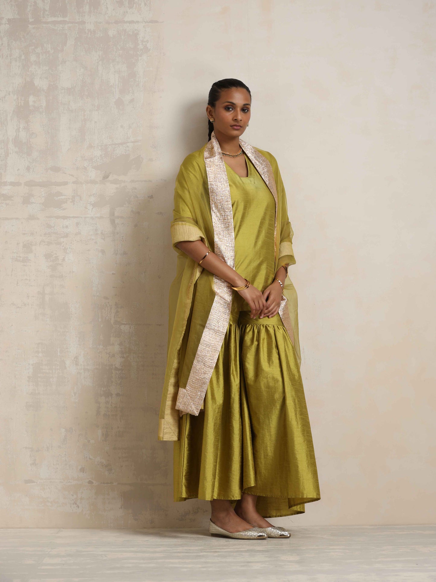 trueBrowns Green Silk Sharara Dupatta Set | Swadesiicart
