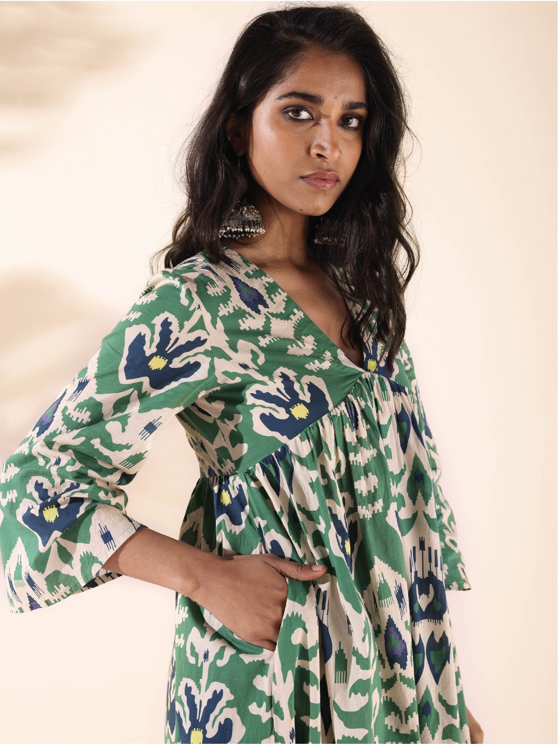 trueBrowns Green Cotton Ikat Flared Kurta Pant Set | Swadesiicart