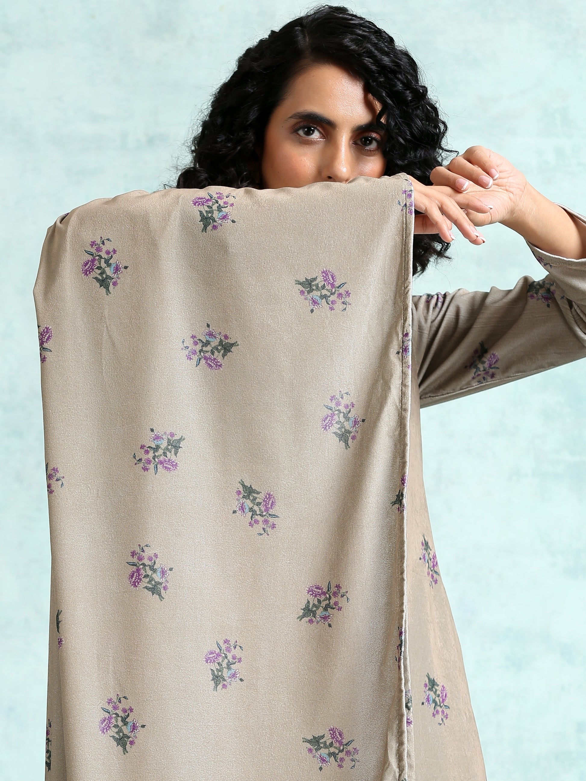 trueBrowns Sage Printed Velvet Shawl | Swadesiicart