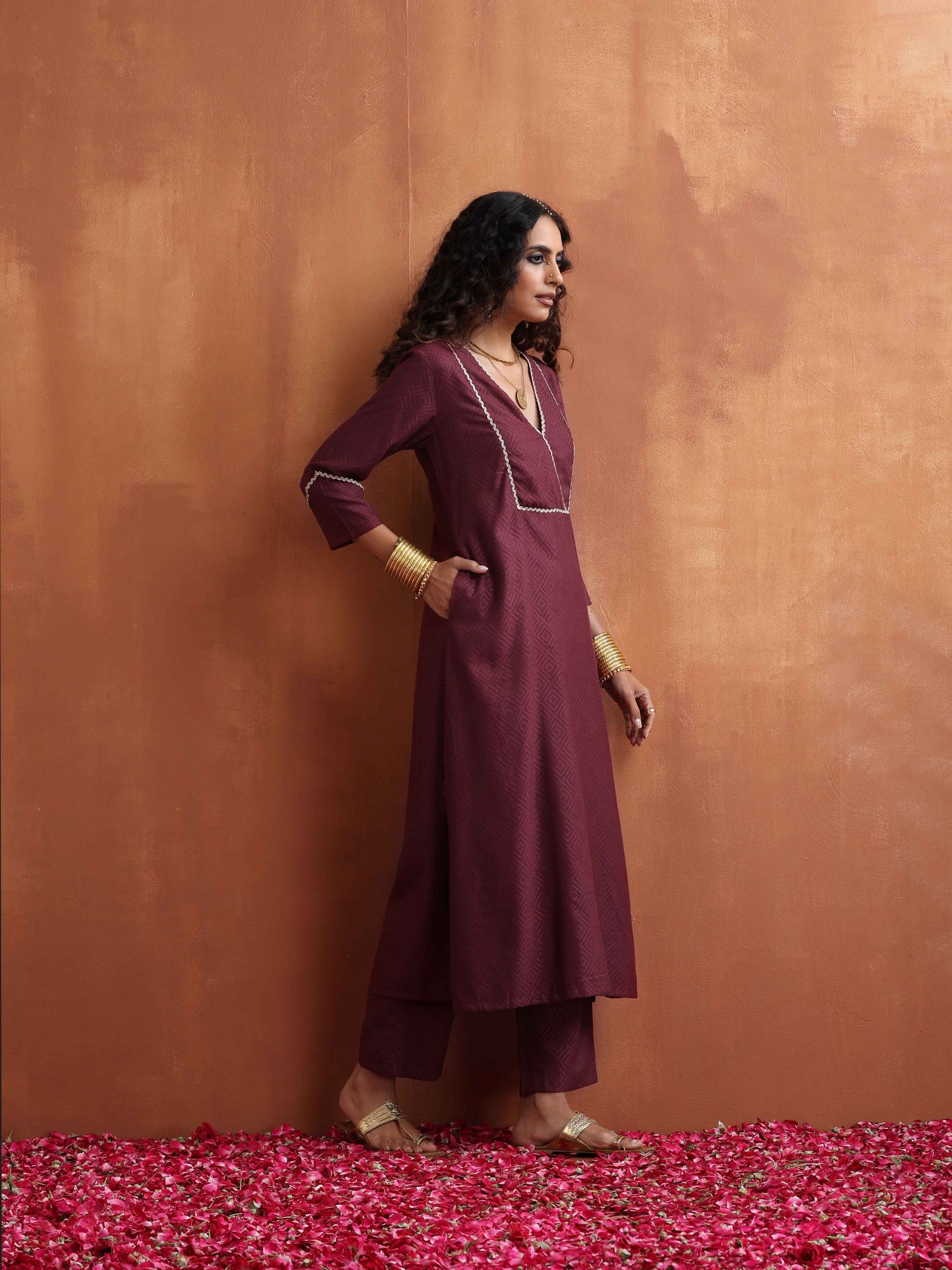 trueBrowns Maroon Straight Kurta Set | Swadesiicart