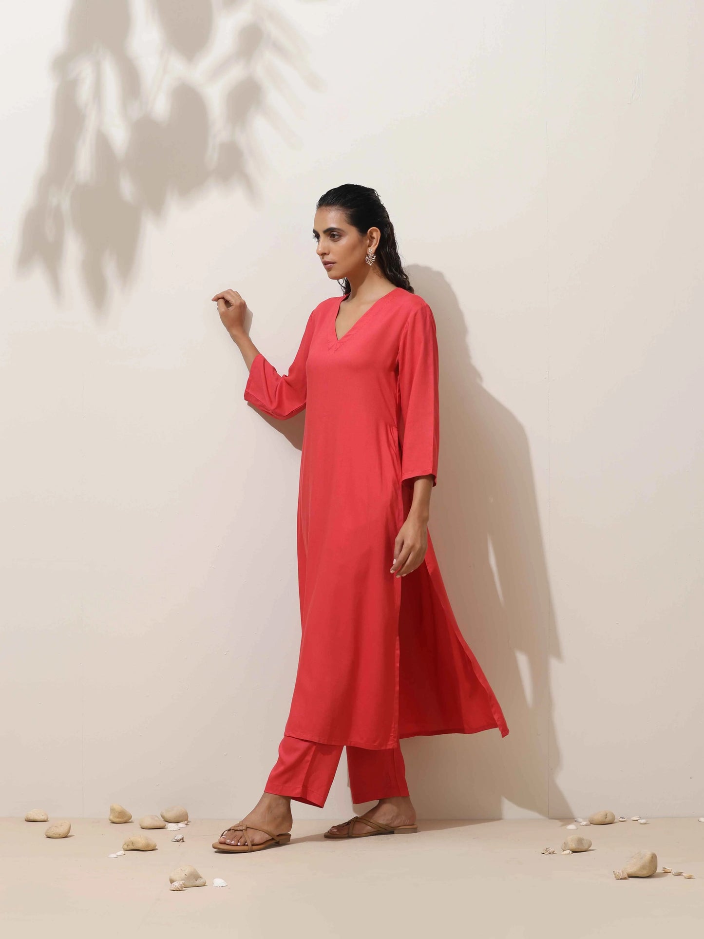 trueBrowns Coral Viscose Solid Kurta Pant Set | Swadesiicart