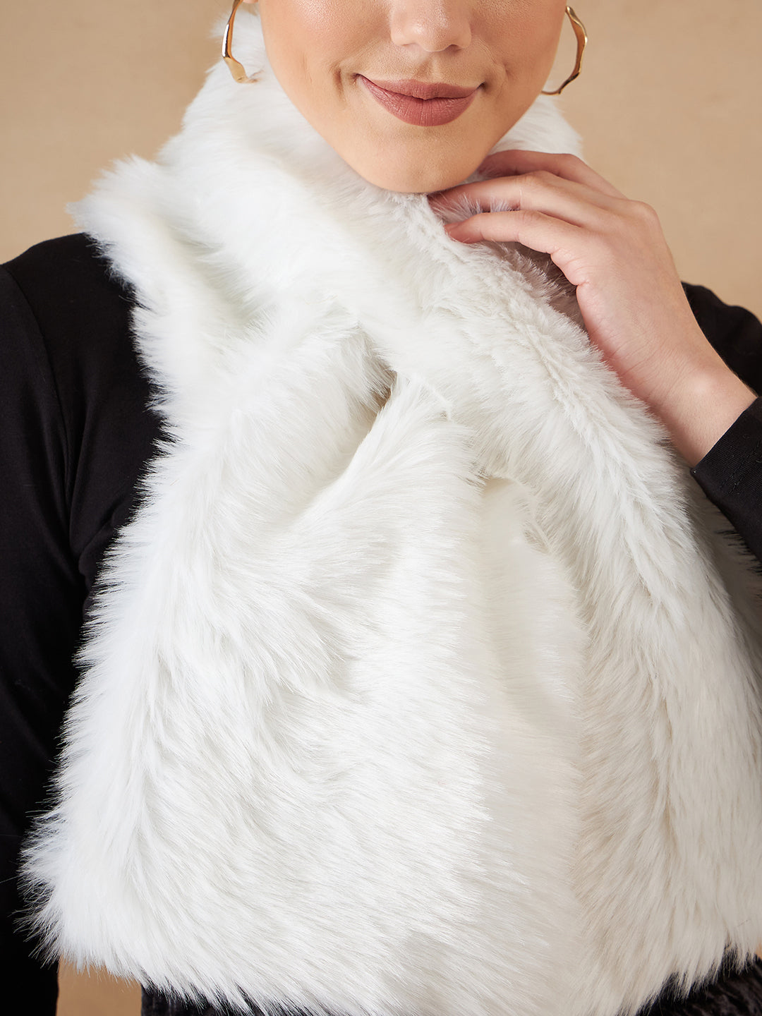 InWeave Women's Pure White Faux Fur Neck Warmer - Swadesiicart