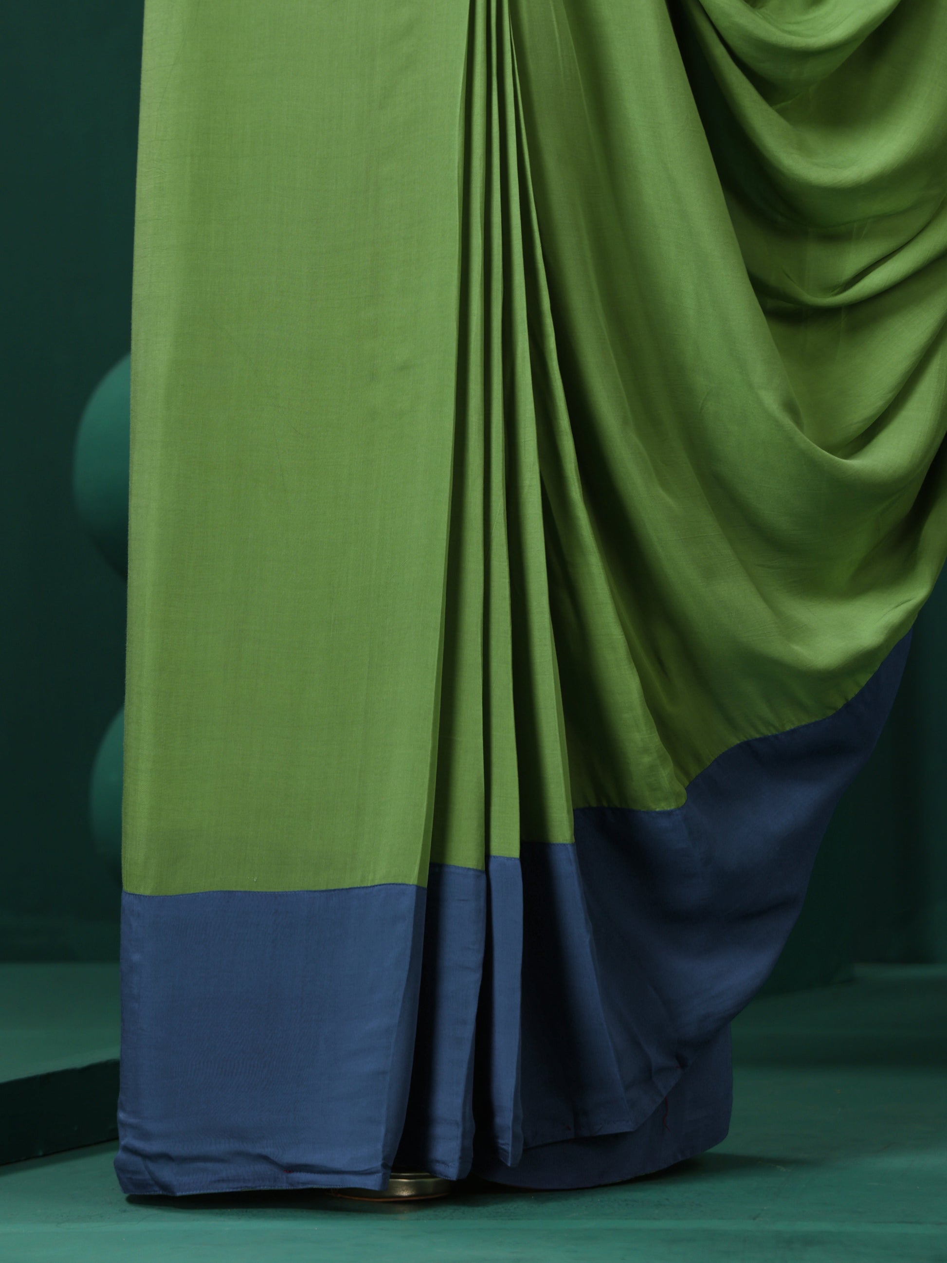trueBrowns Green Muslin Silk Ready to Wear Saree | Swadesiicart