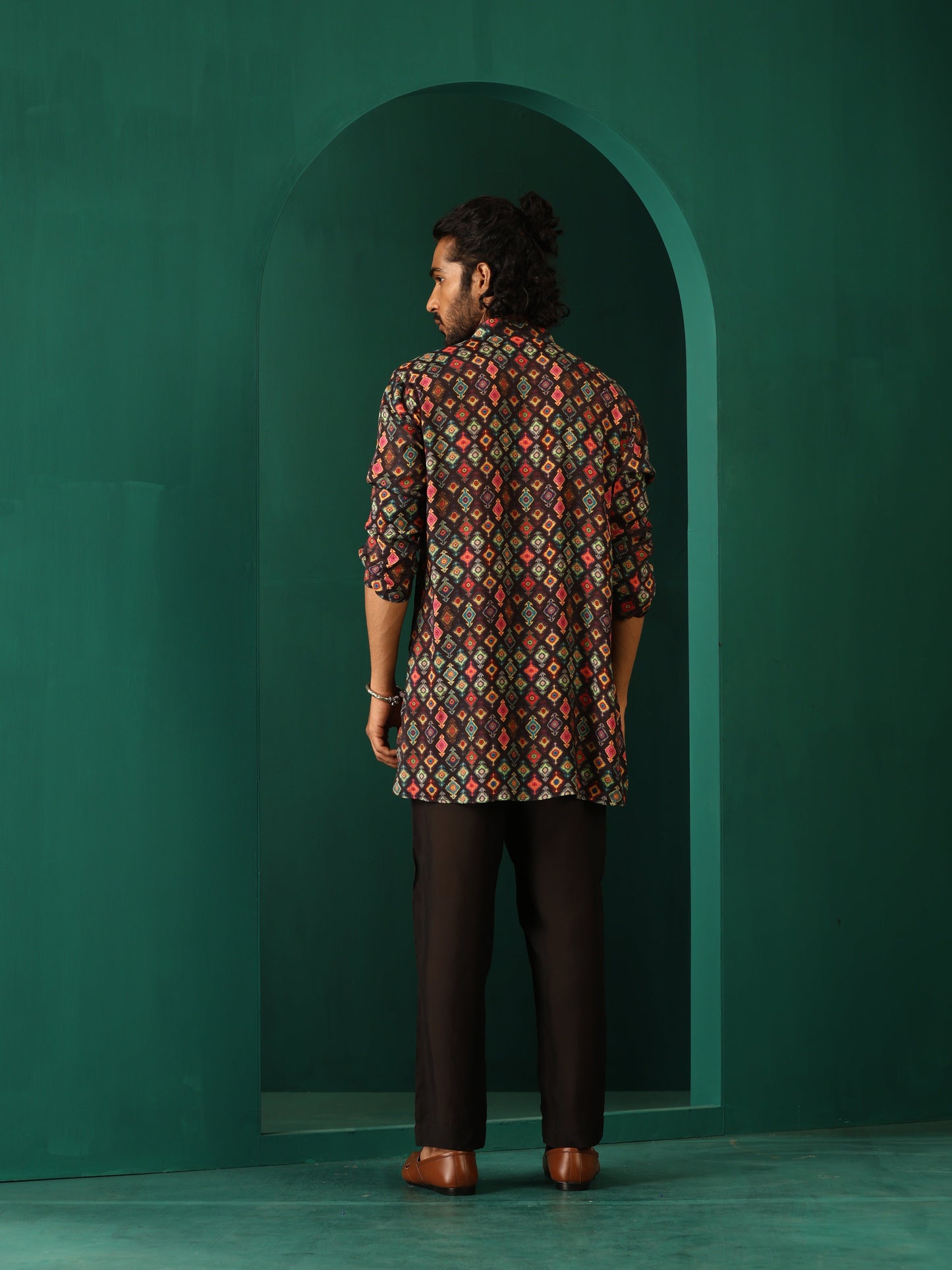 trueBrowns Men's Black Ikat Muslin Silk Printed Co-ord Set - Swadesiicart