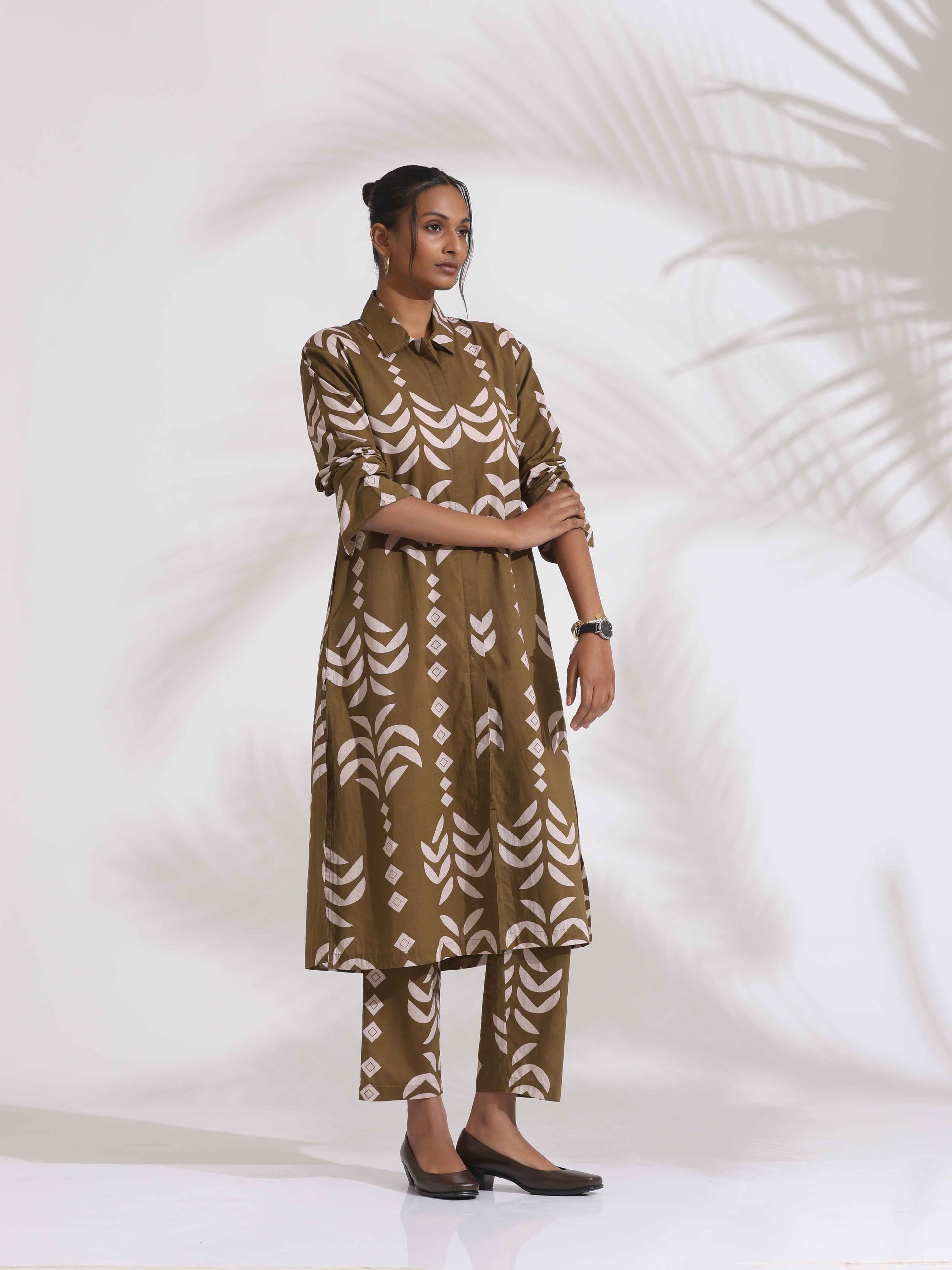 trueBrowns Olive Green Cotton Stripe Print Shirt Kurta Set | Swadesiicart