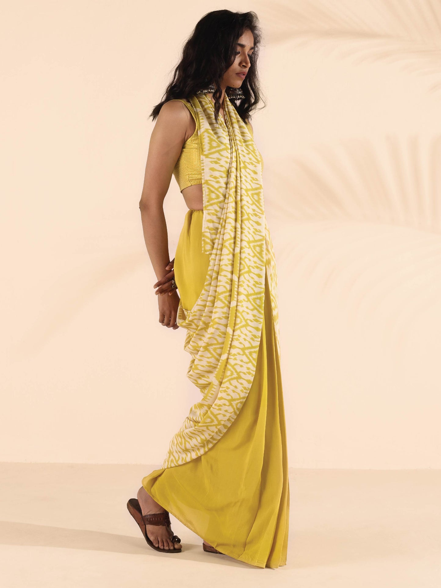 trueBrowns Lime Muslin Ikat Saree | Swadesiicart