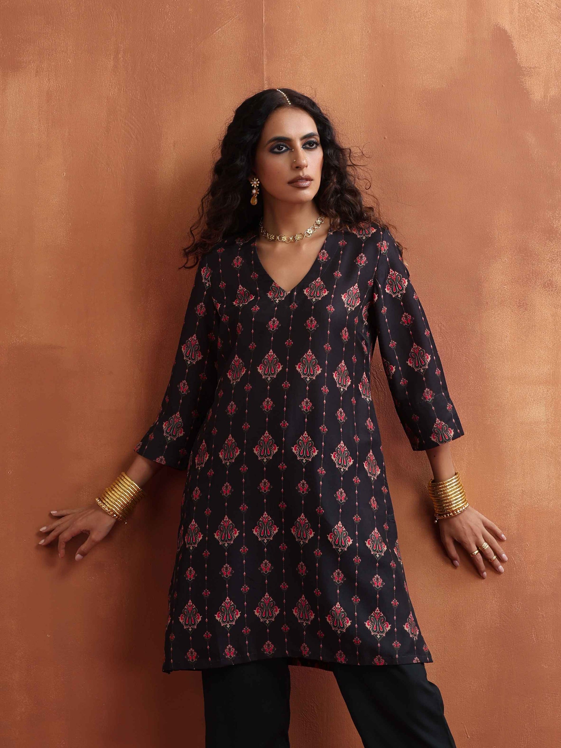 trueBrowns Black Print Kurta Co-ord Set - Swadesiicart