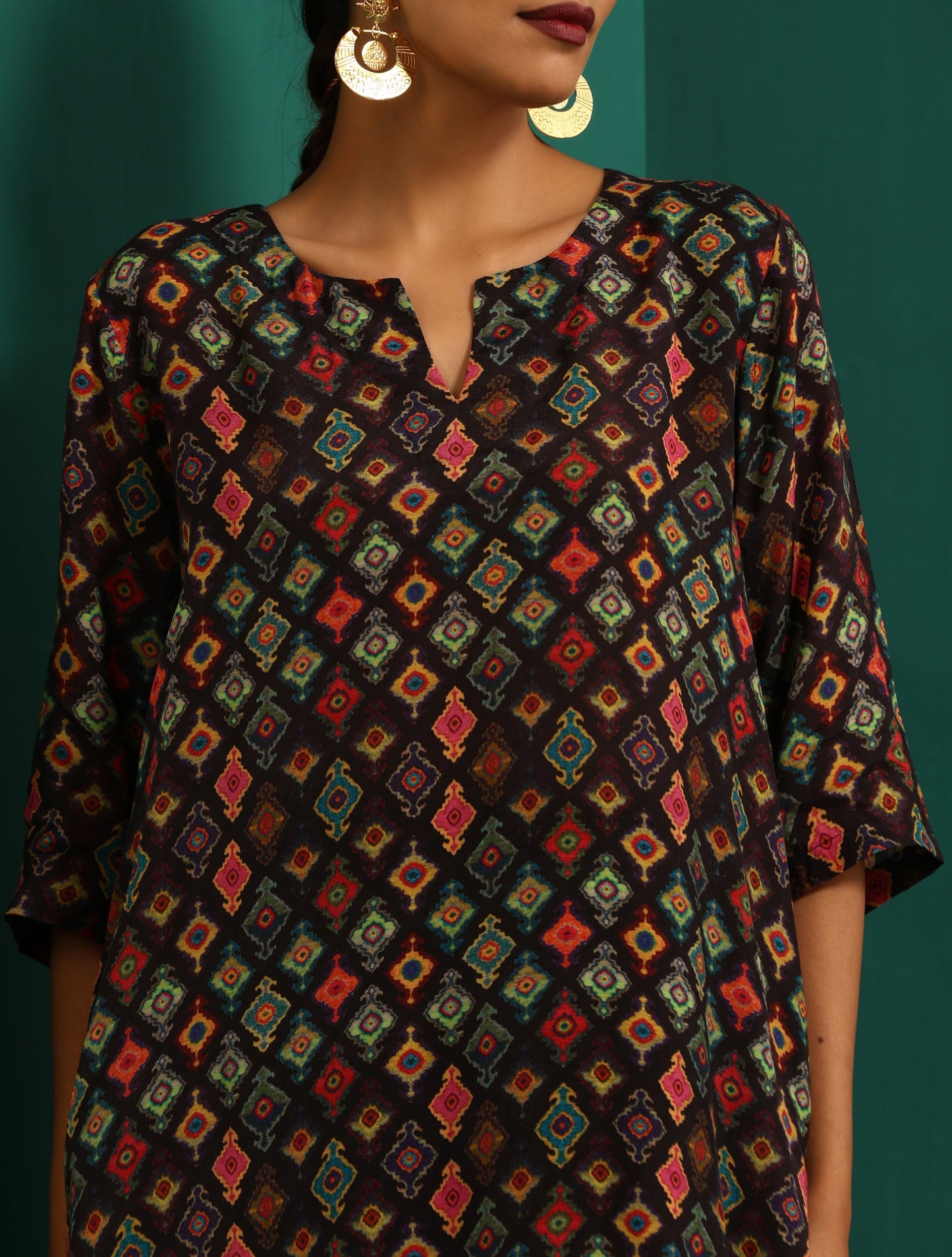trueBrowns Black Ikat Muslin Silk Printed High Low Co-ord Set - Swadesiicart