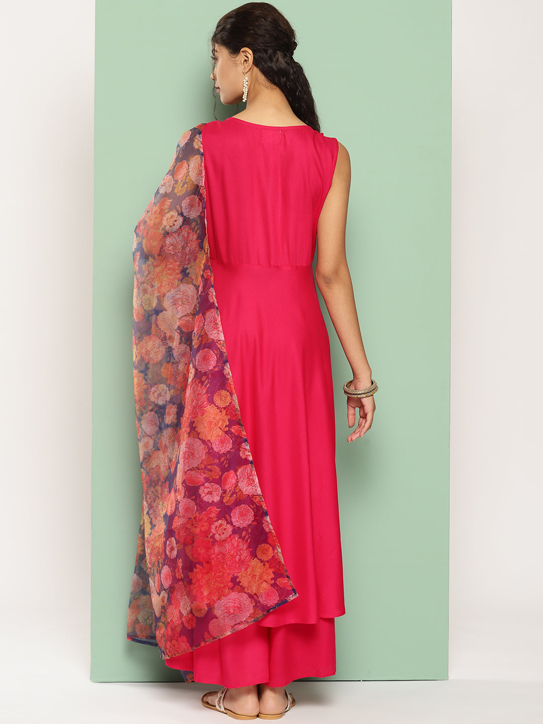 InWeave Women's Fuchsia Sleeveless Kurta Set W Navy Floral Or Dupatta - Swadesiicart