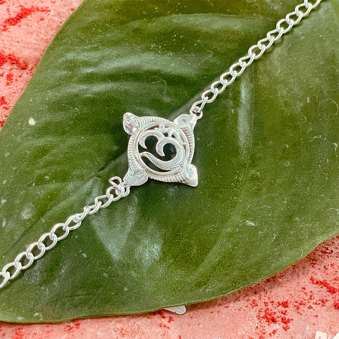 trueBrowns 925 Sterling Silver Textured Om Silver Chain Rakhi | Swadesiicart