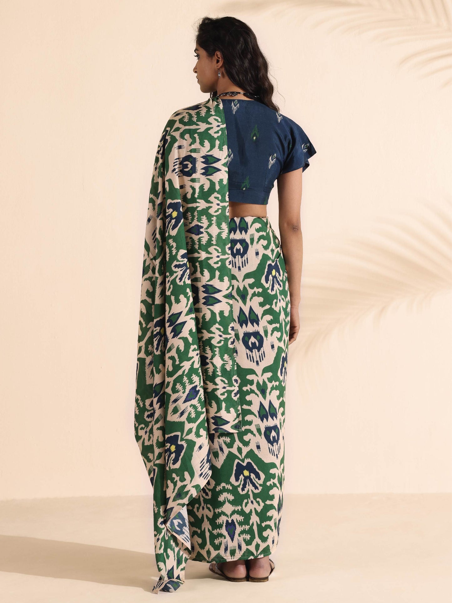 trueBrowns Green Blue Muslin Ikat Saree | Swadesiicart