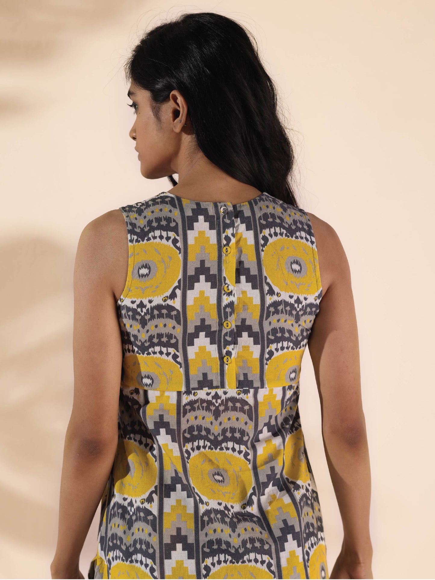 trueBrowns Yellow Cotton Ikat Sleeveless Kurta Pant Set | Swadesiicart
