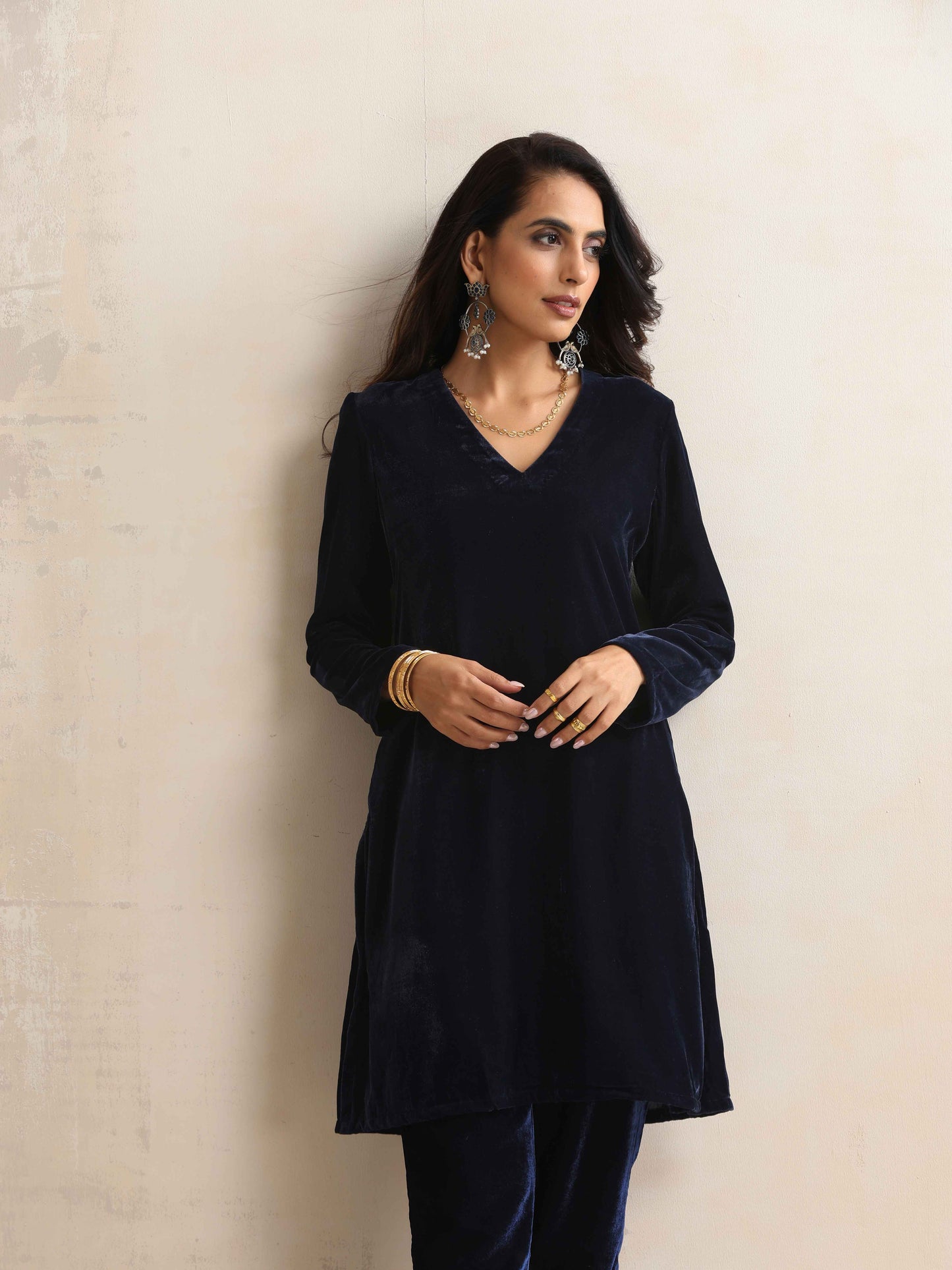 trueBrowns Blue Velvet Kurta Co-ord Set - Swadesiicart