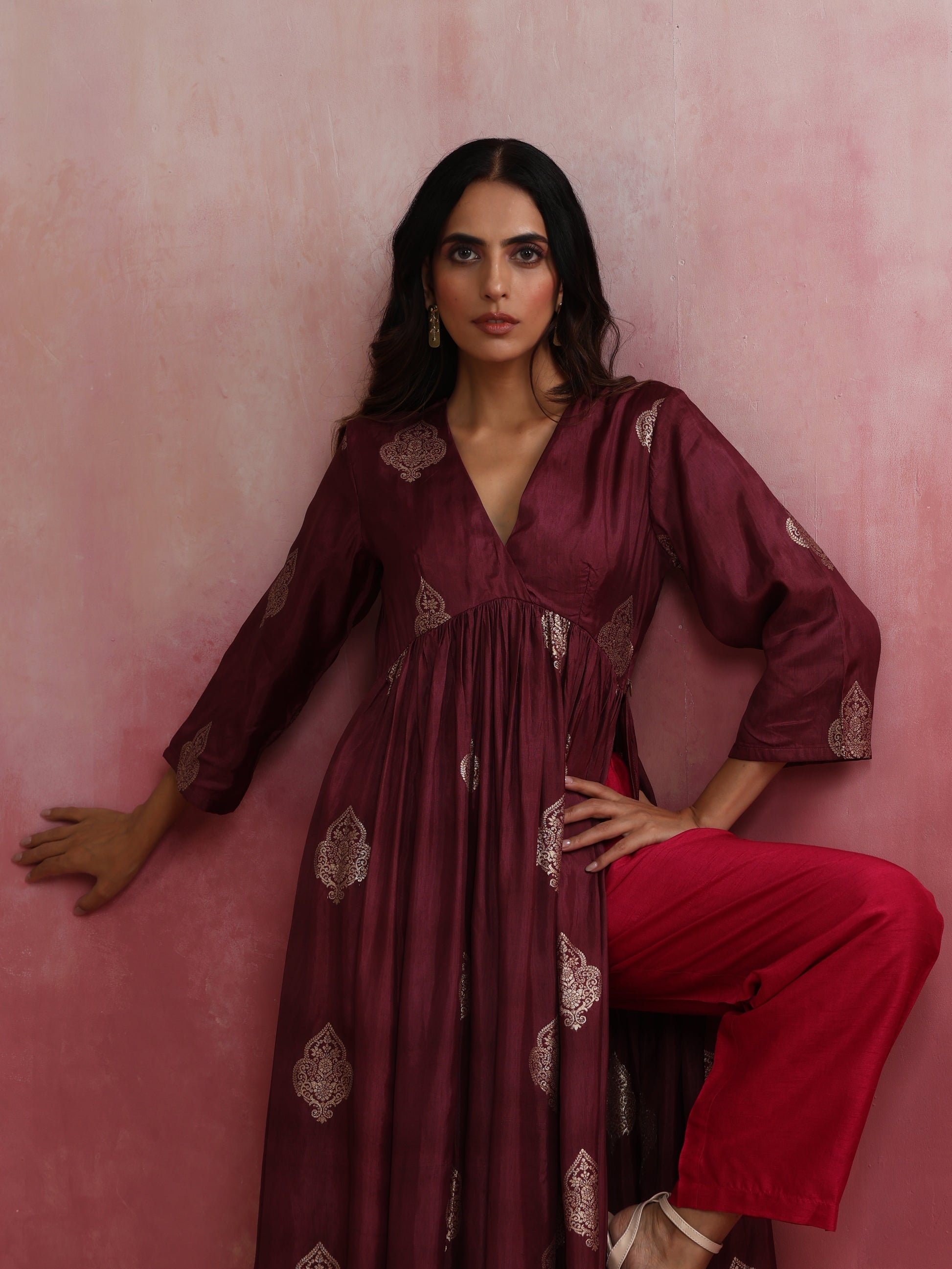trueBrowns Purple Viscose Silk Kurta Set | Swadesiicart