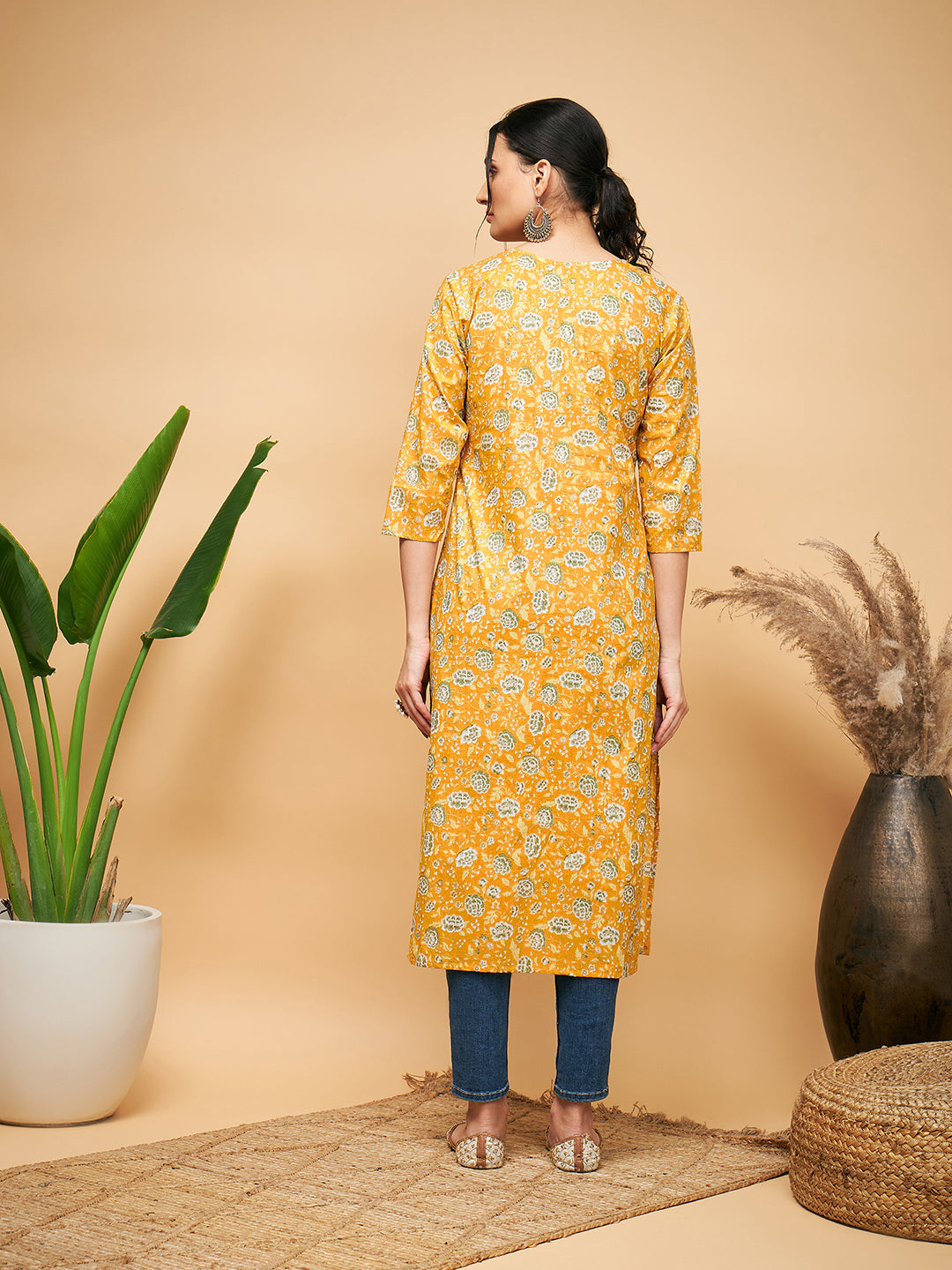 InWeave Women's Yellow Foil Print Gota Straight Kurta - Swadesiicart