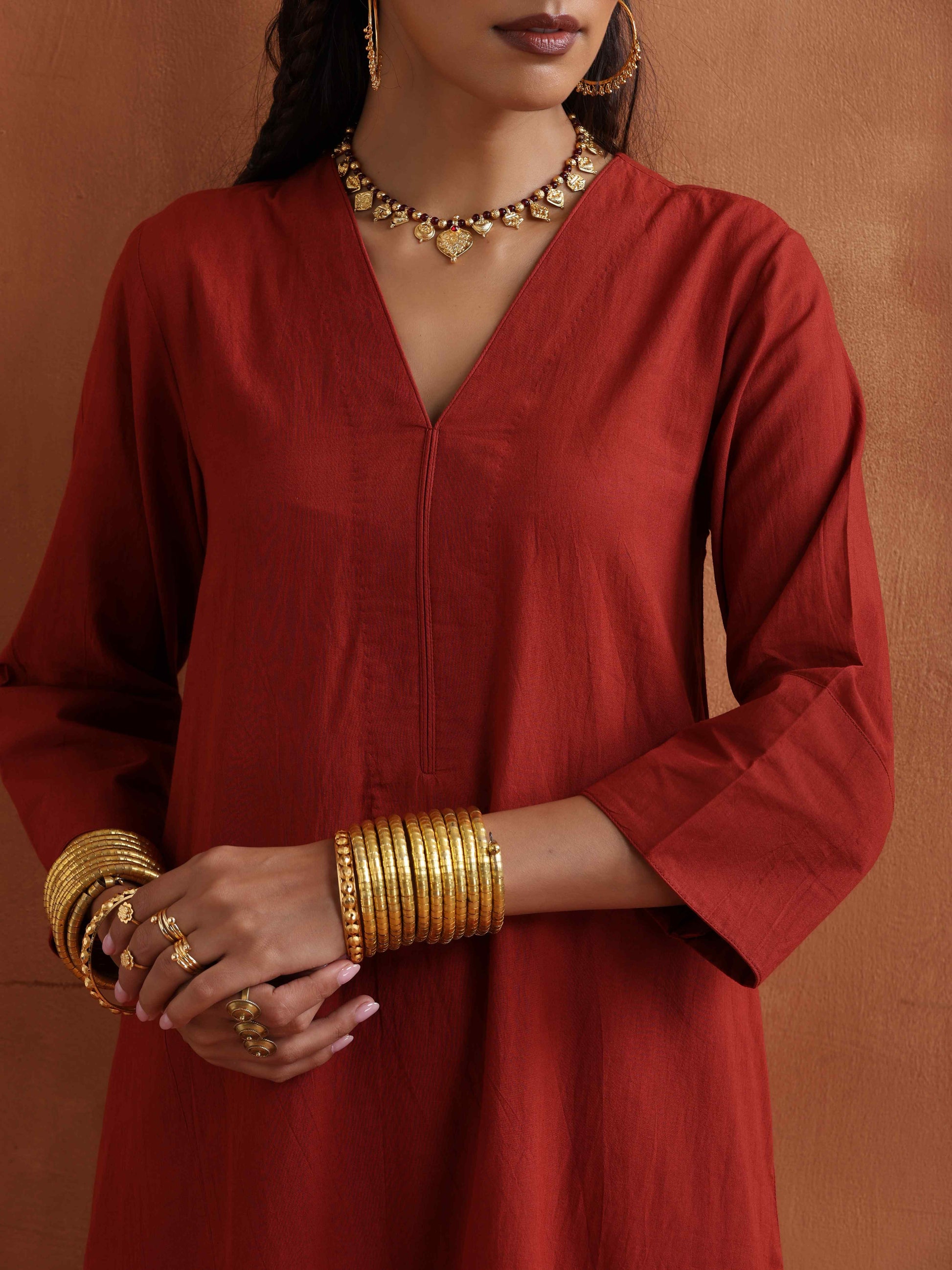 trueBrowns Rust Metallic Straight Kurta Set | Swadesiicart