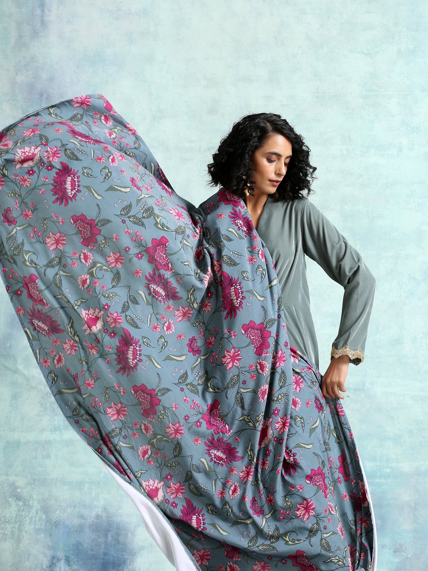 trueBrowns Grey Printed Velvet Shawl | Swadesiicart