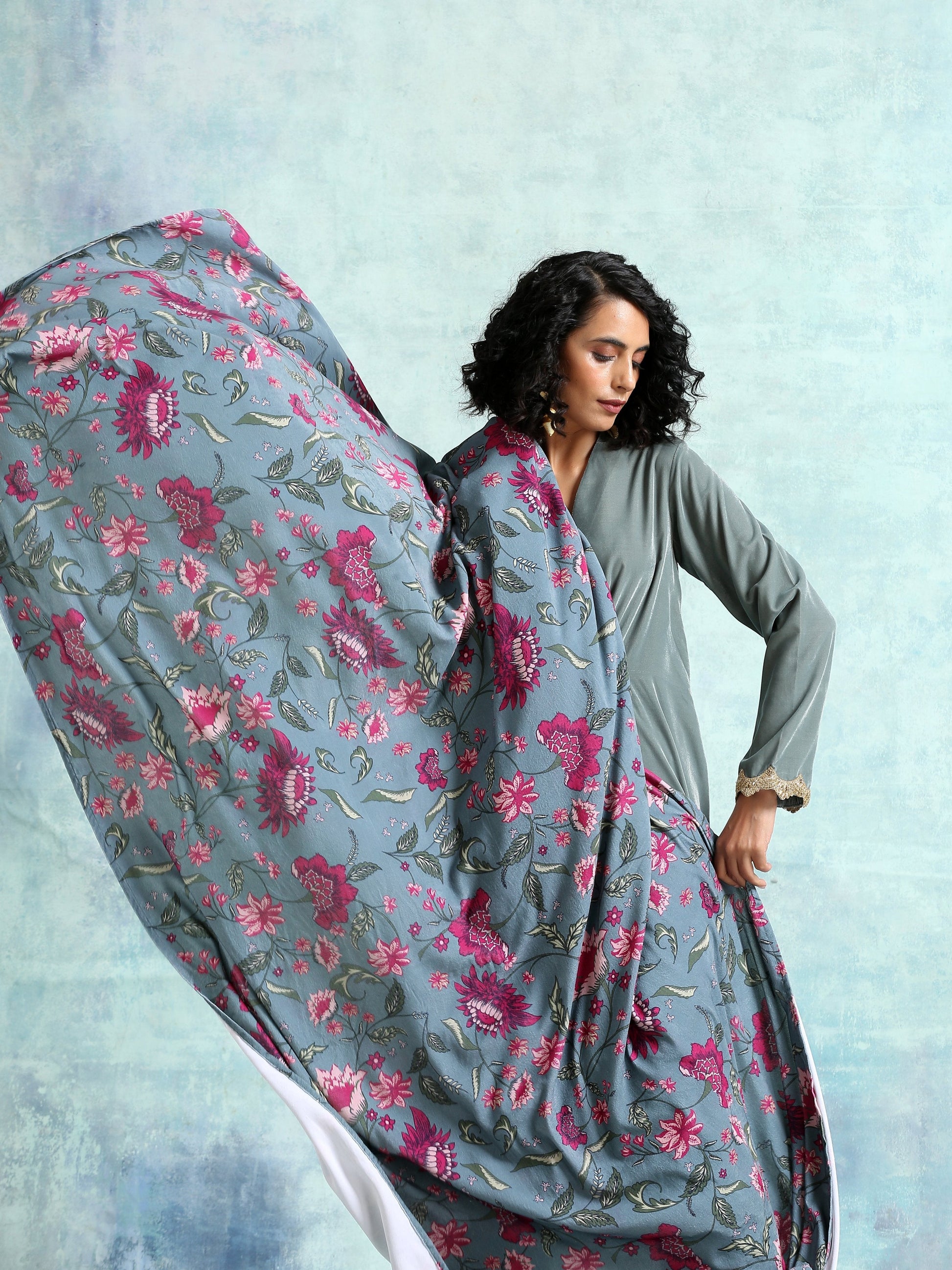 trueBrowns Grey Printed Velvet Shawl | Swadesiicart