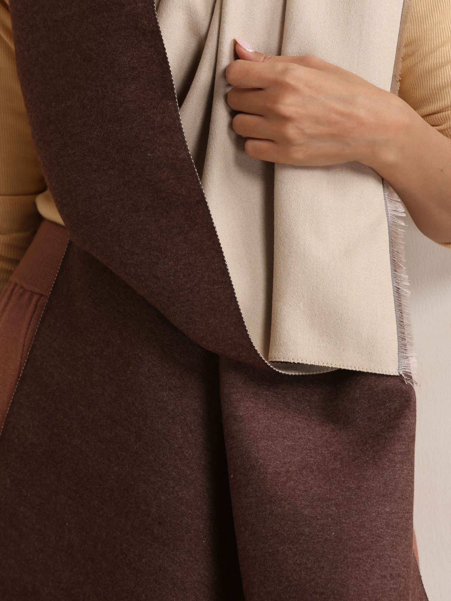 trueBrowns Dark Brown Reversible Woollen Stole | Swadesiicart
