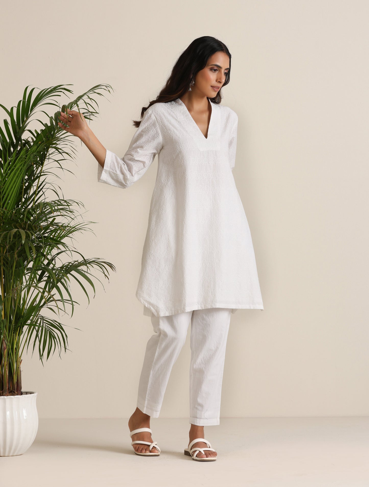 trueBrowns White Cotton Embroidered Co-ord Set - Swadesiicart