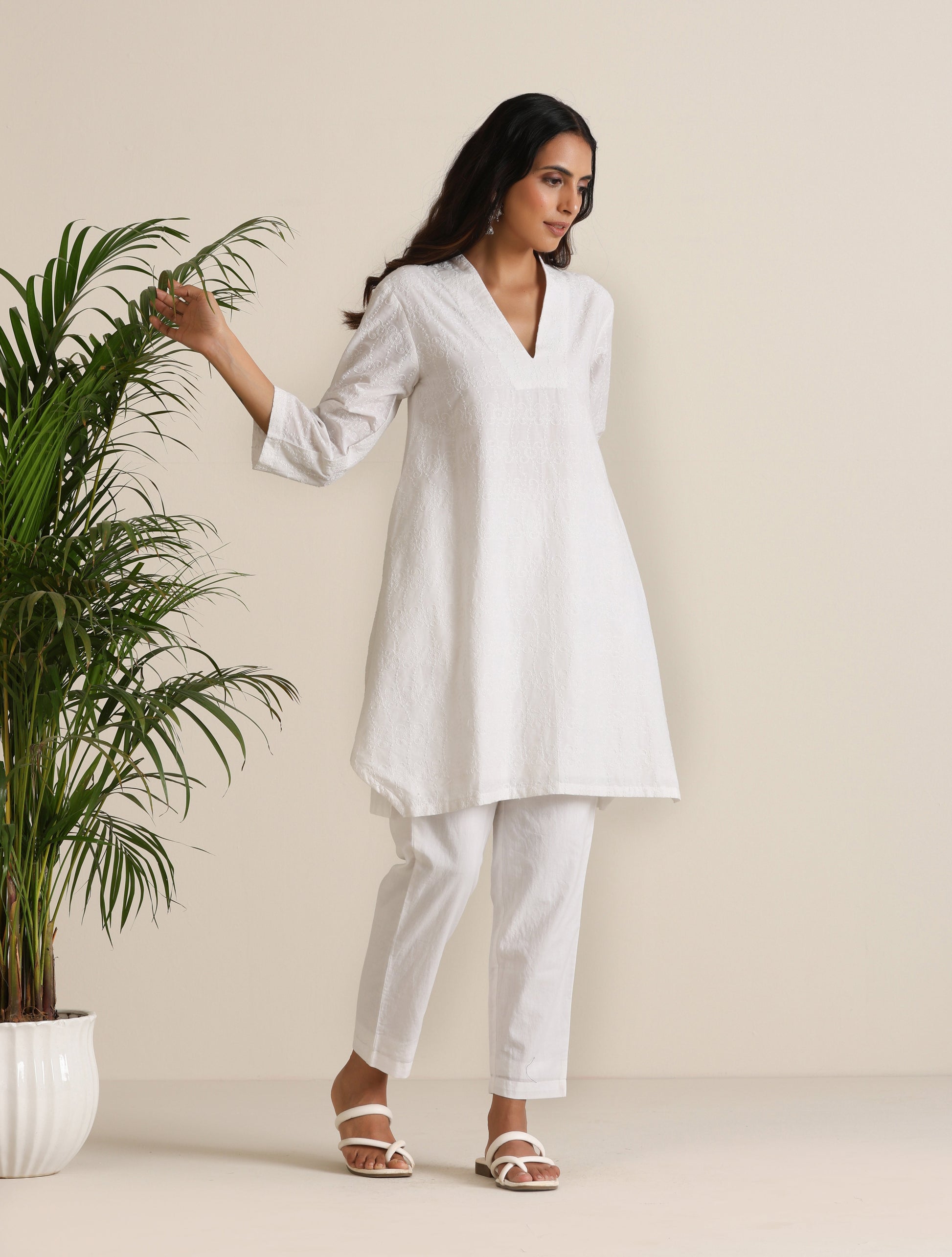 trueBrowns White Cotton Embroidered Co-ord Set - Swadesiicart