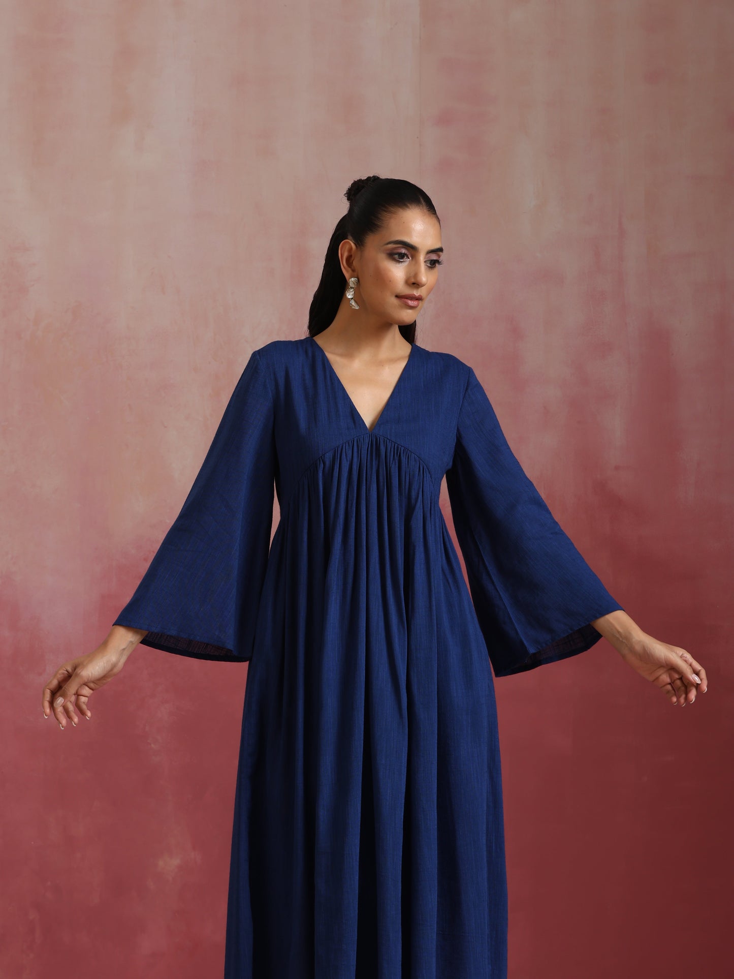 trueBrowns Blue Cotton Dobby Kurta Set | Swadesiicart