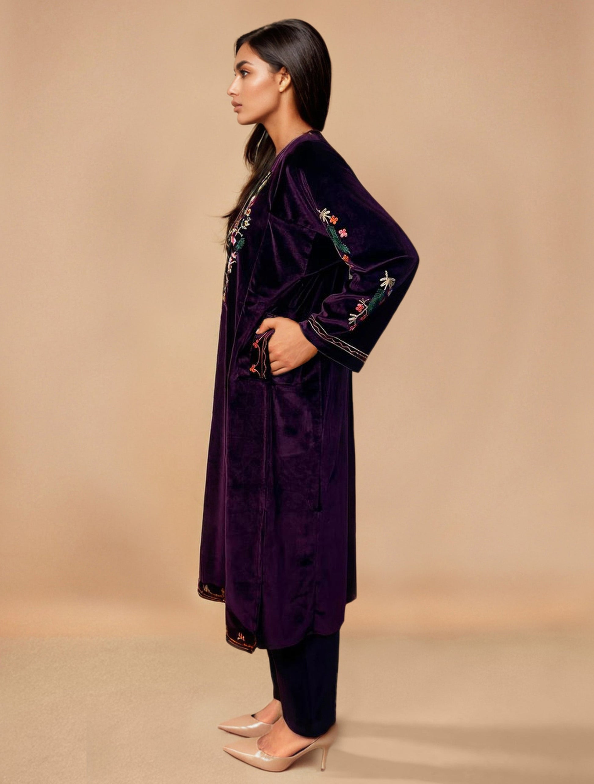 trueBrowns Wine Velvet Embroidered Kurta Set | Swadesiicart