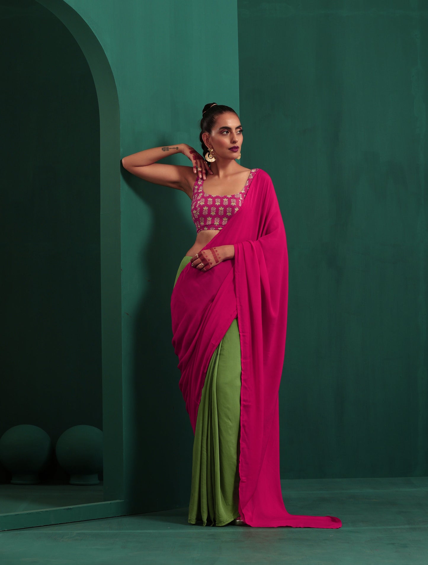 trueBrowns Green Pink Muslin Silk Ready to Wear Saree | Swadesiicart