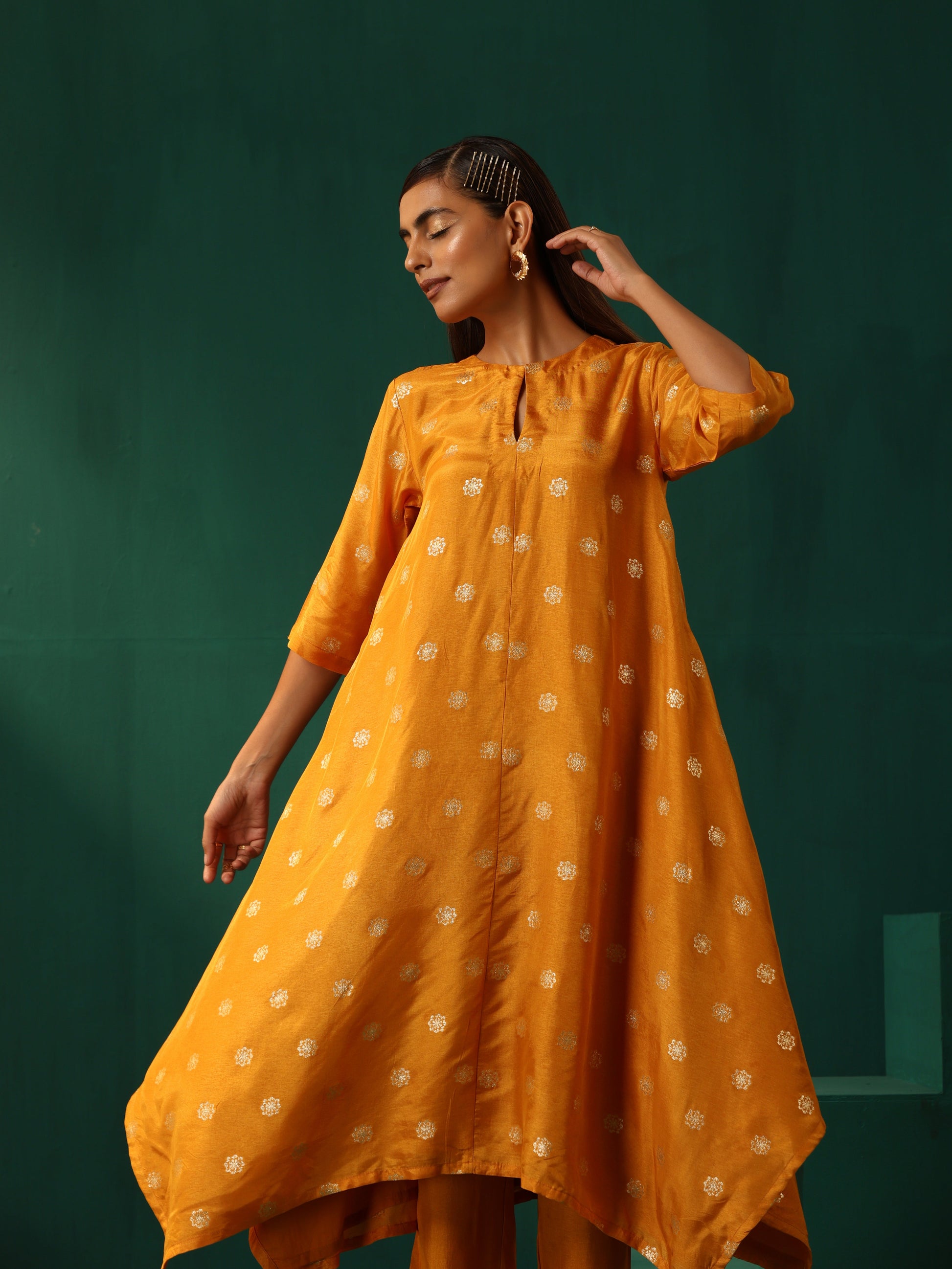 trueBrowns Mustard Geometric Floral Viscose Silk Handkerchief Kurta Pant Set | Swadesiicart