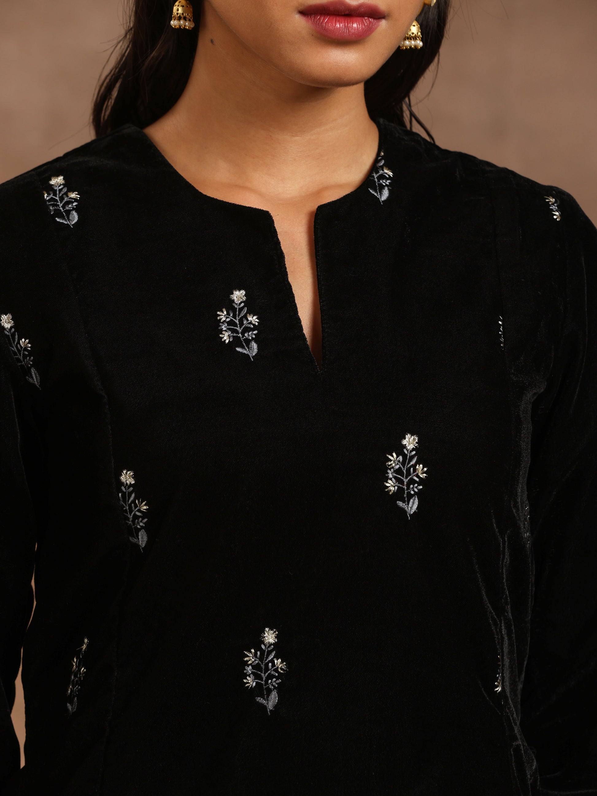 trueBrowns Black Velvet Embroidered Relaxed Co-ord Set - Swadesiicart