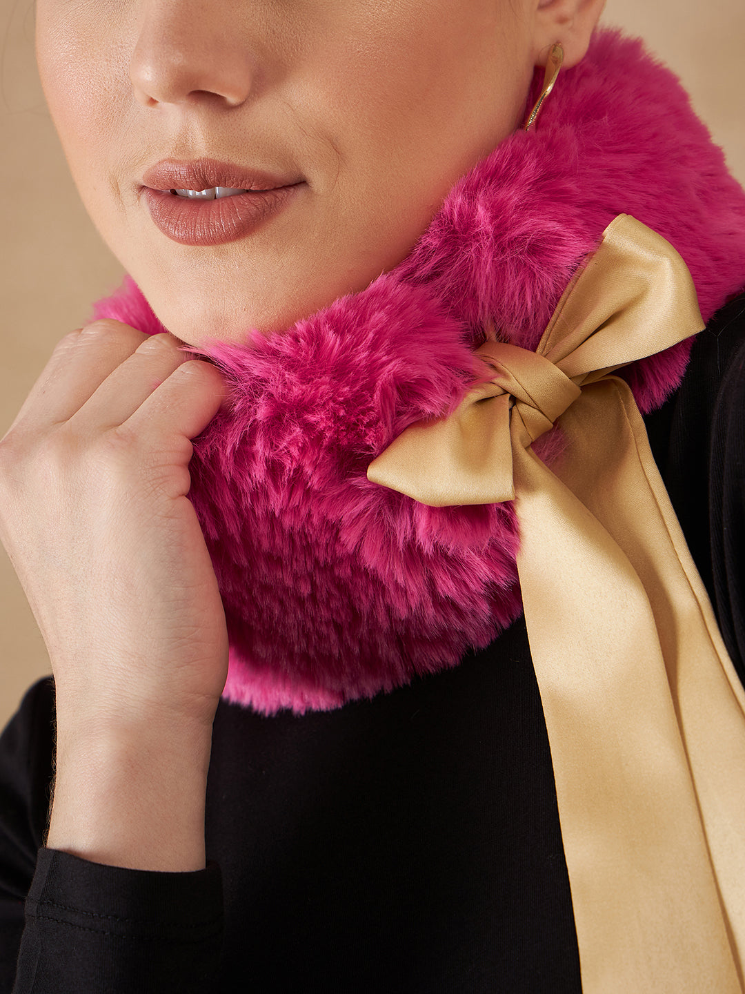 InWeave Women's Light Pink Fur Neckpiece - Swadesiicart