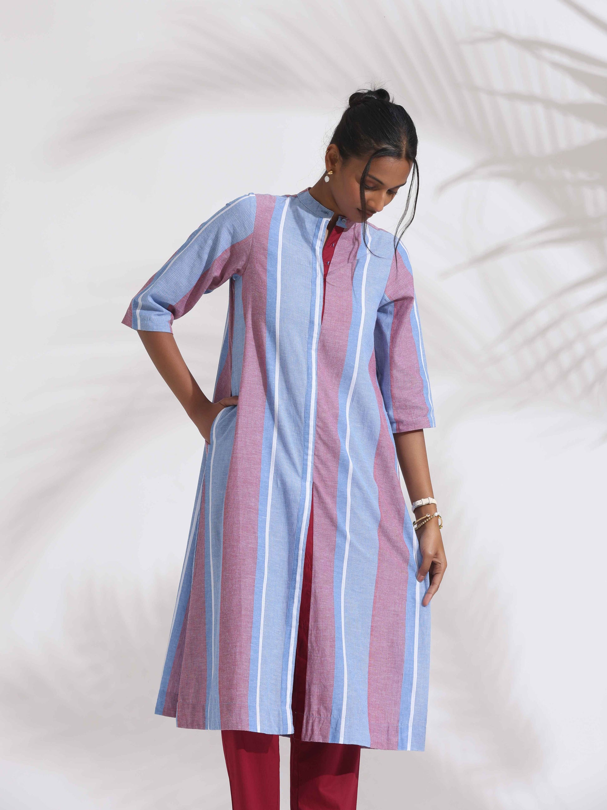 trueBrowns Blue Cotton Stripe Straight Kurta Set | Swadesiicart