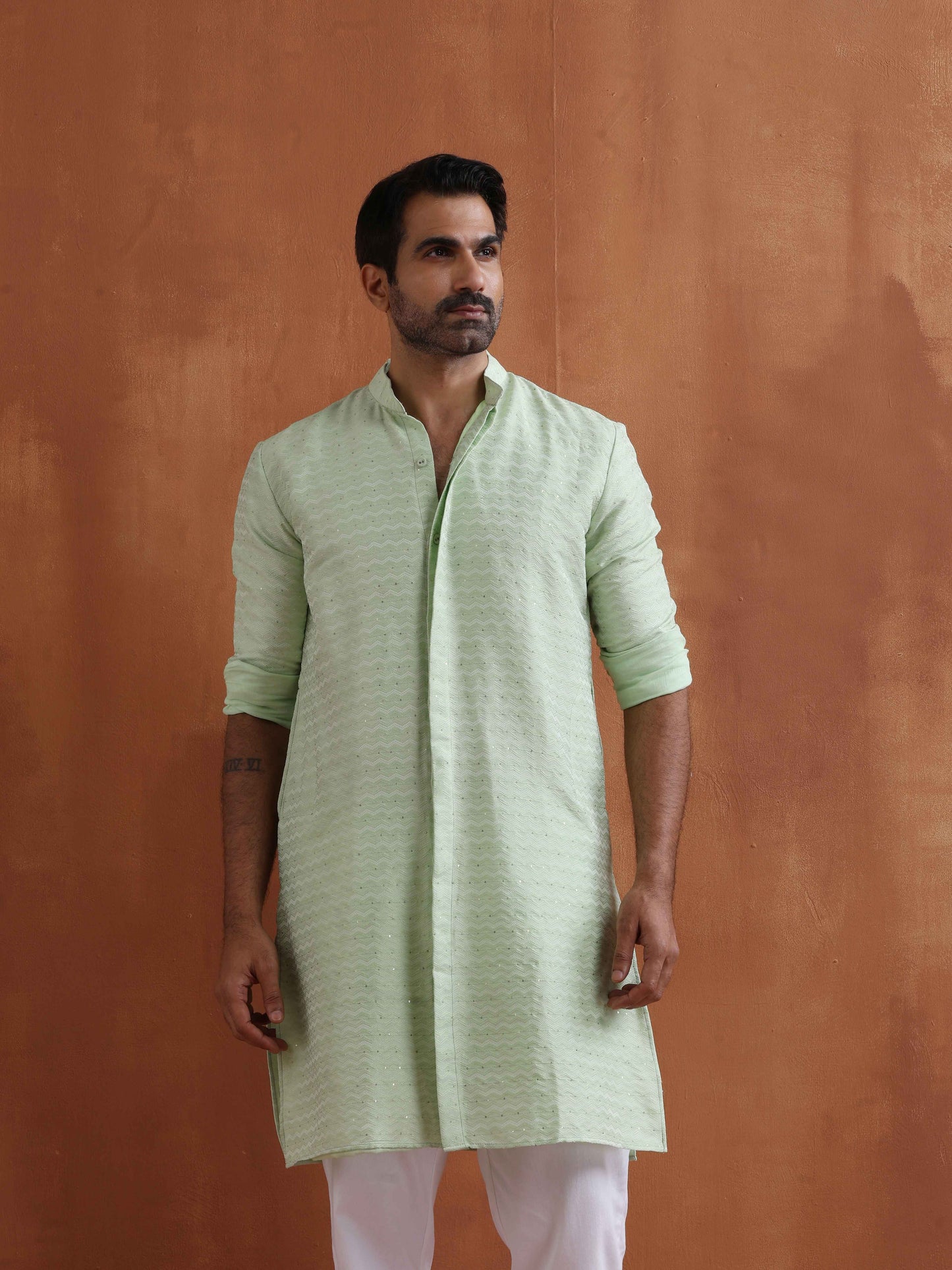 trueBrowns Men's Green Sequin Chanderi Kurta | Swadesiicart