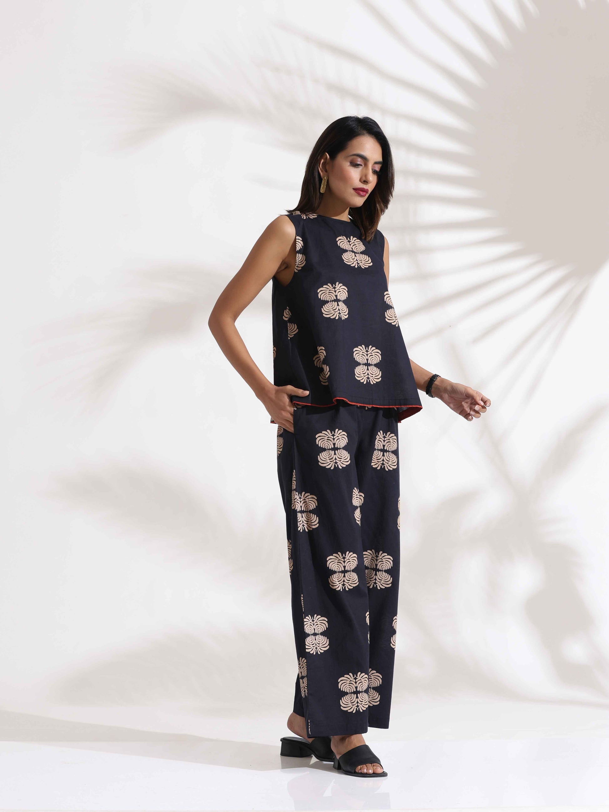 trueBrowns Black Cotton Print Top & Flared Pants Co-ord Set - Swadesiicart