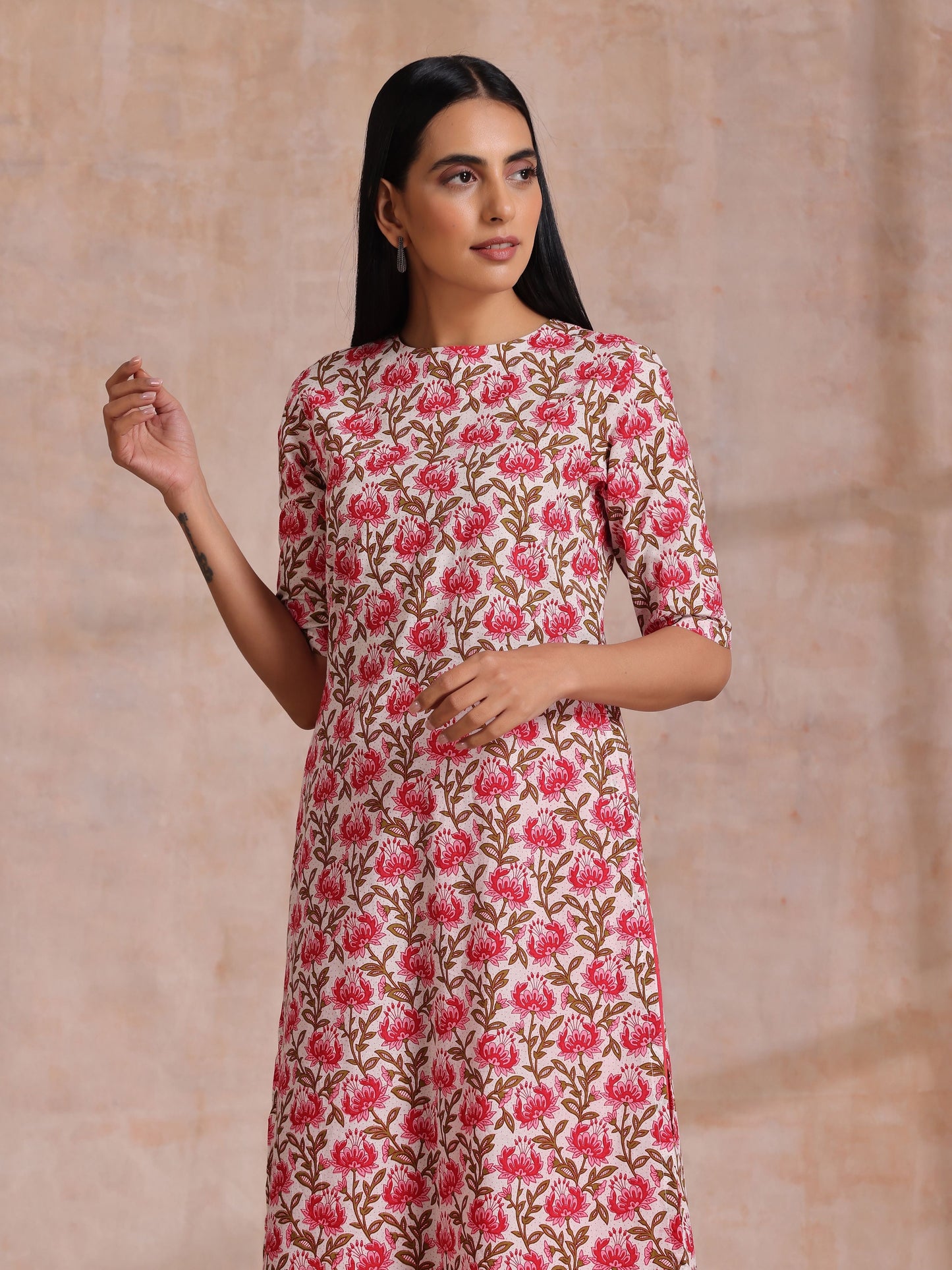 trueBrowns Pink Brown Overall Floral On White Block Print Cotton Slit Kurta Pant Set | Swadesiicart